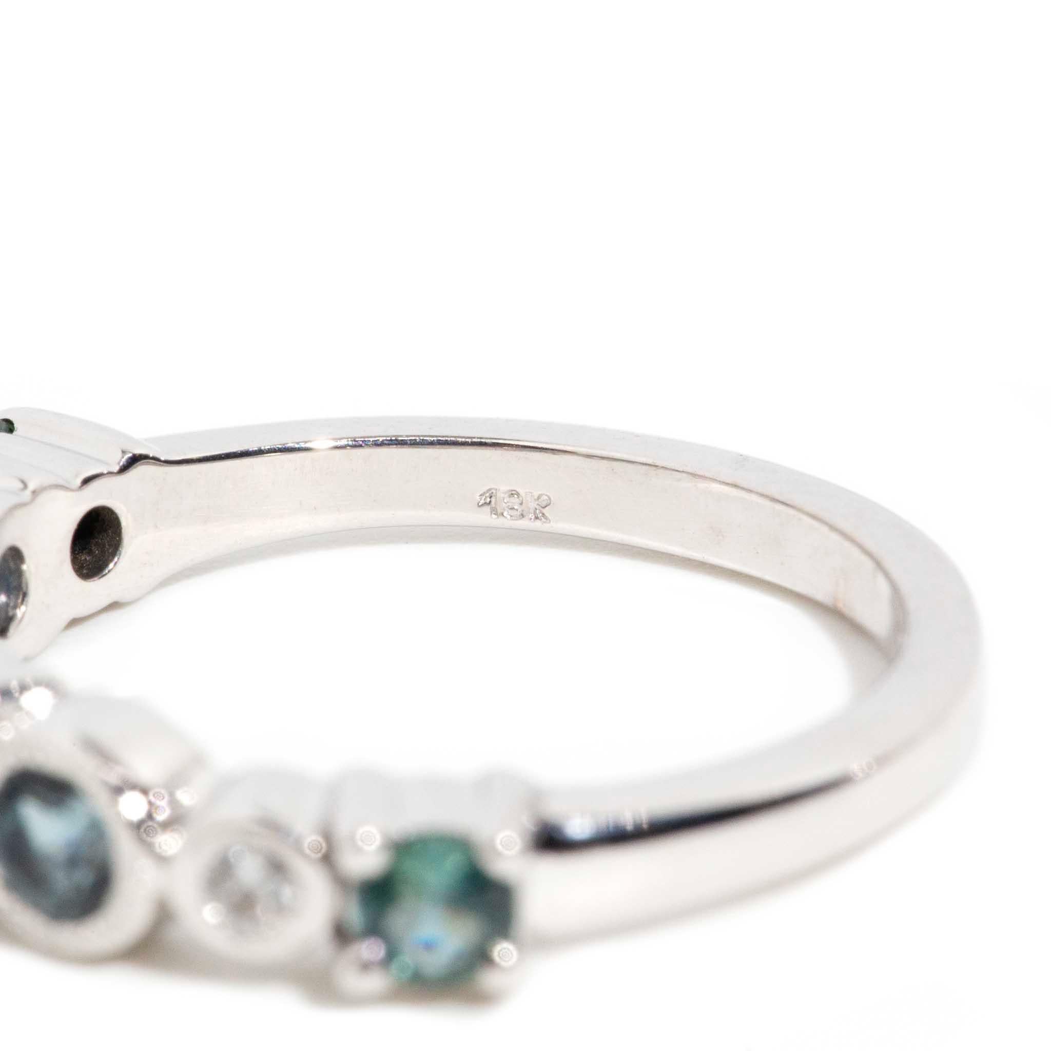 Contemporary 1.38 Carat Teal & Blue Sapphire & Diamond 18 Carat White Gold Ring For Sale 3