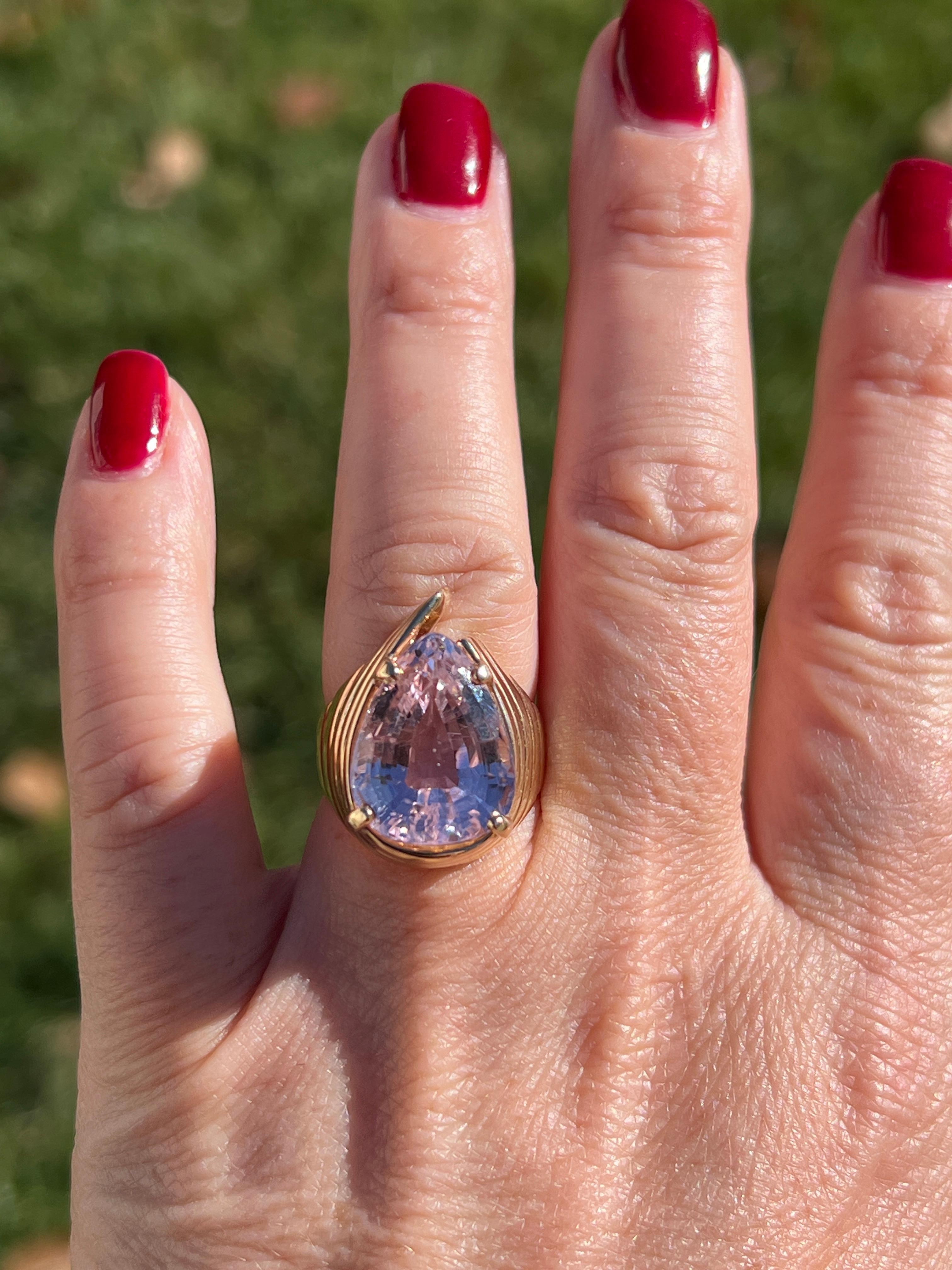 Pear Cut Contemporary 13.86 Carat Pink Pear Kunzite and 14k Yellow Gold Ring 1980s
