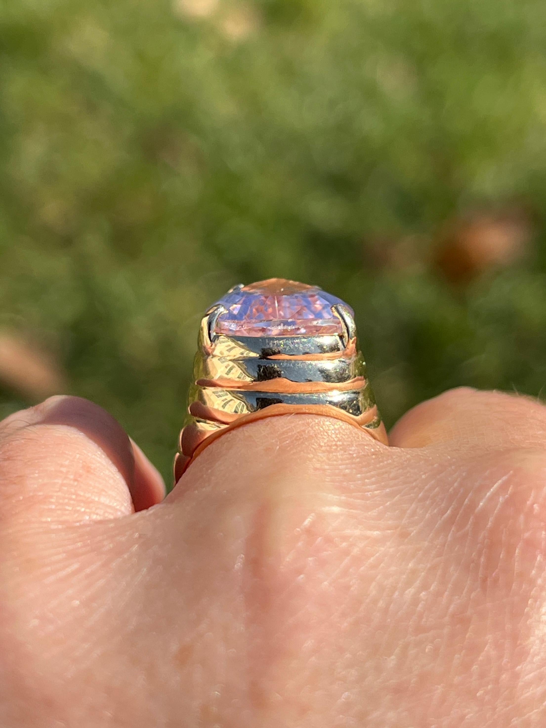 Contemporary 13.86 Carat Pink Pear Kunzite and 14k Yellow Gold Ring 1980s In Good Condition In Towson, MD