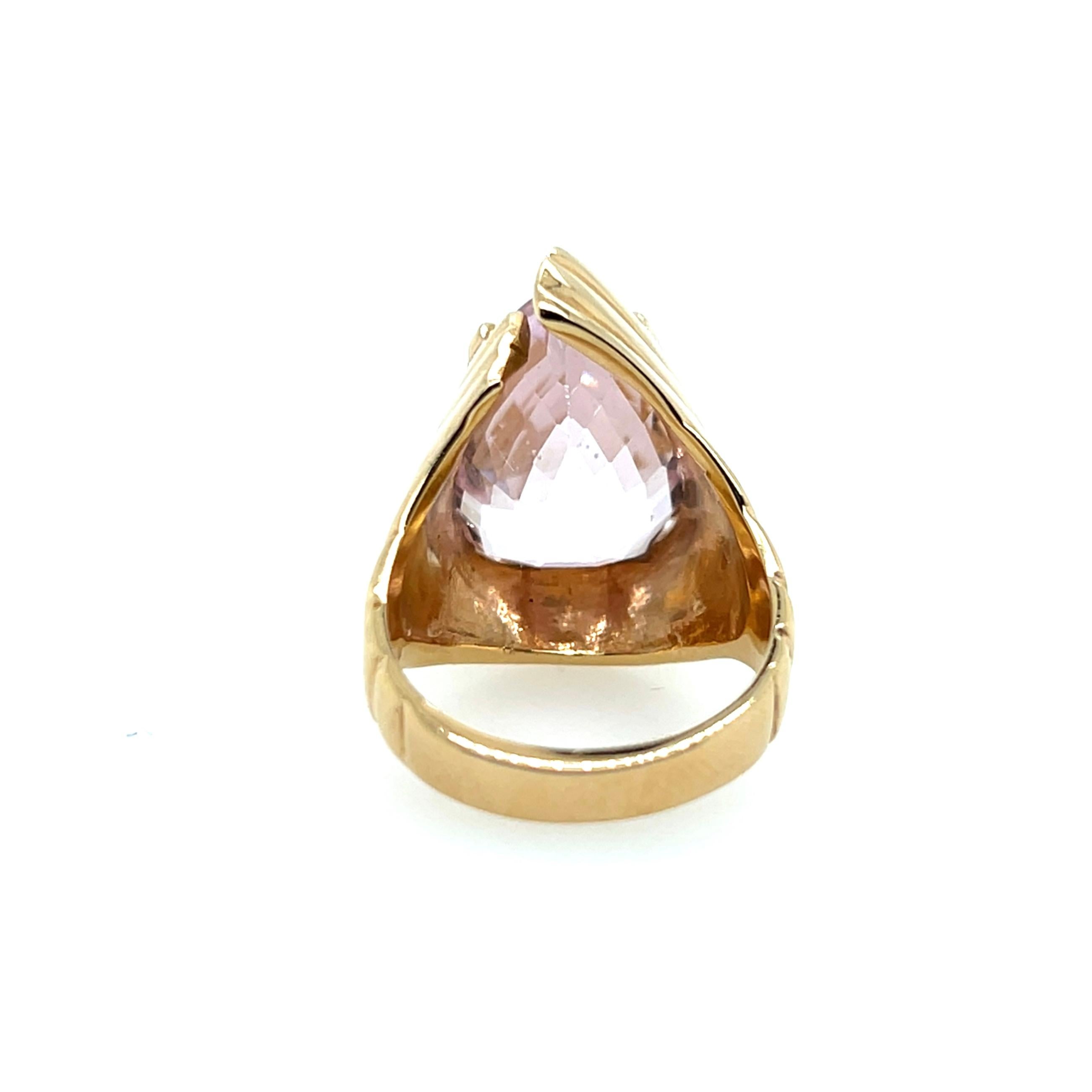 Contemporary 13.86 Carat Pink Pear Kunzite and 14k Yellow Gold Ring 1980s 3