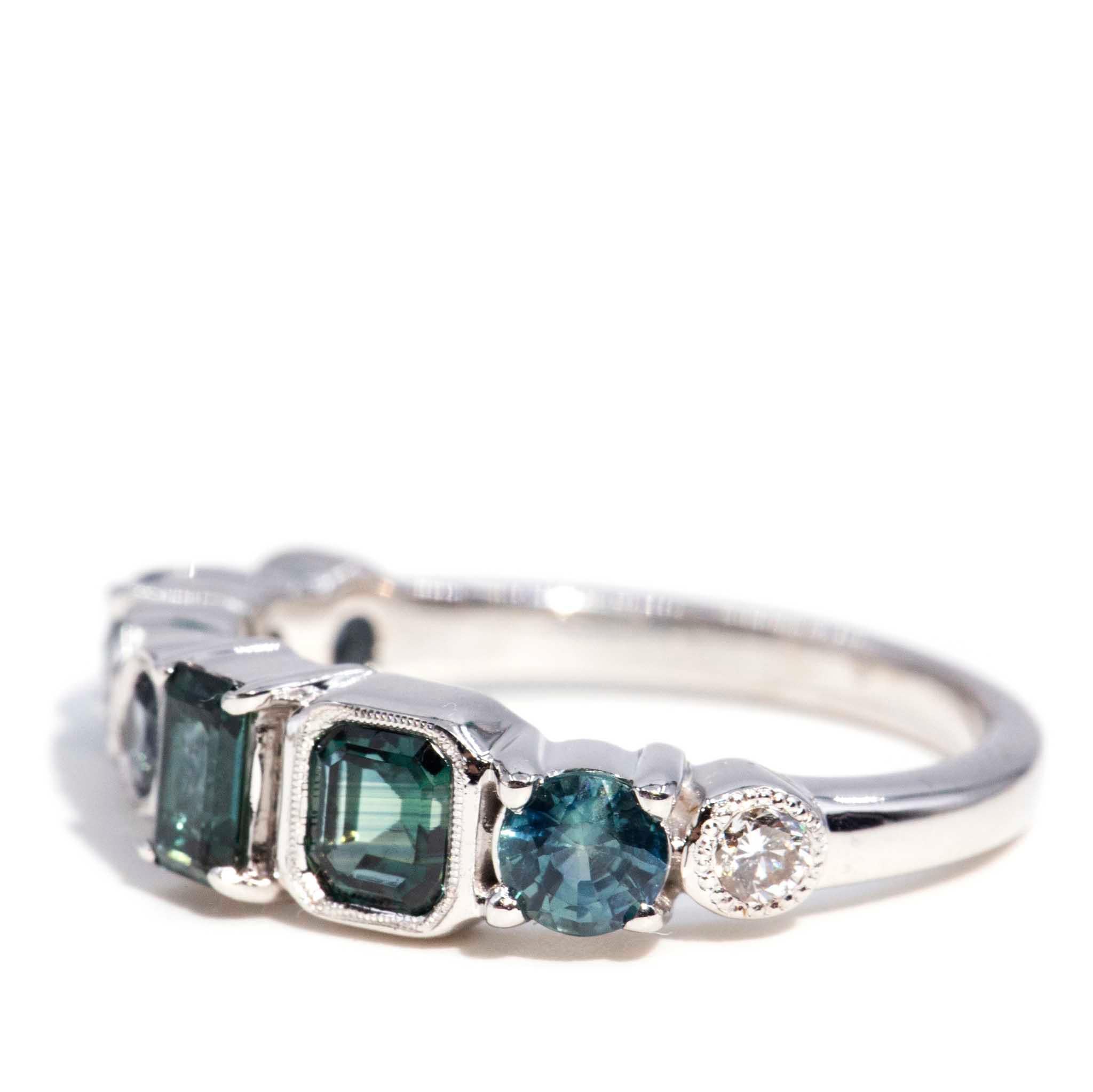 Women's Contemporary 1.40 Carat Teal & Blue Sapphire & Diamond 18 Carat White Gold Ring For Sale