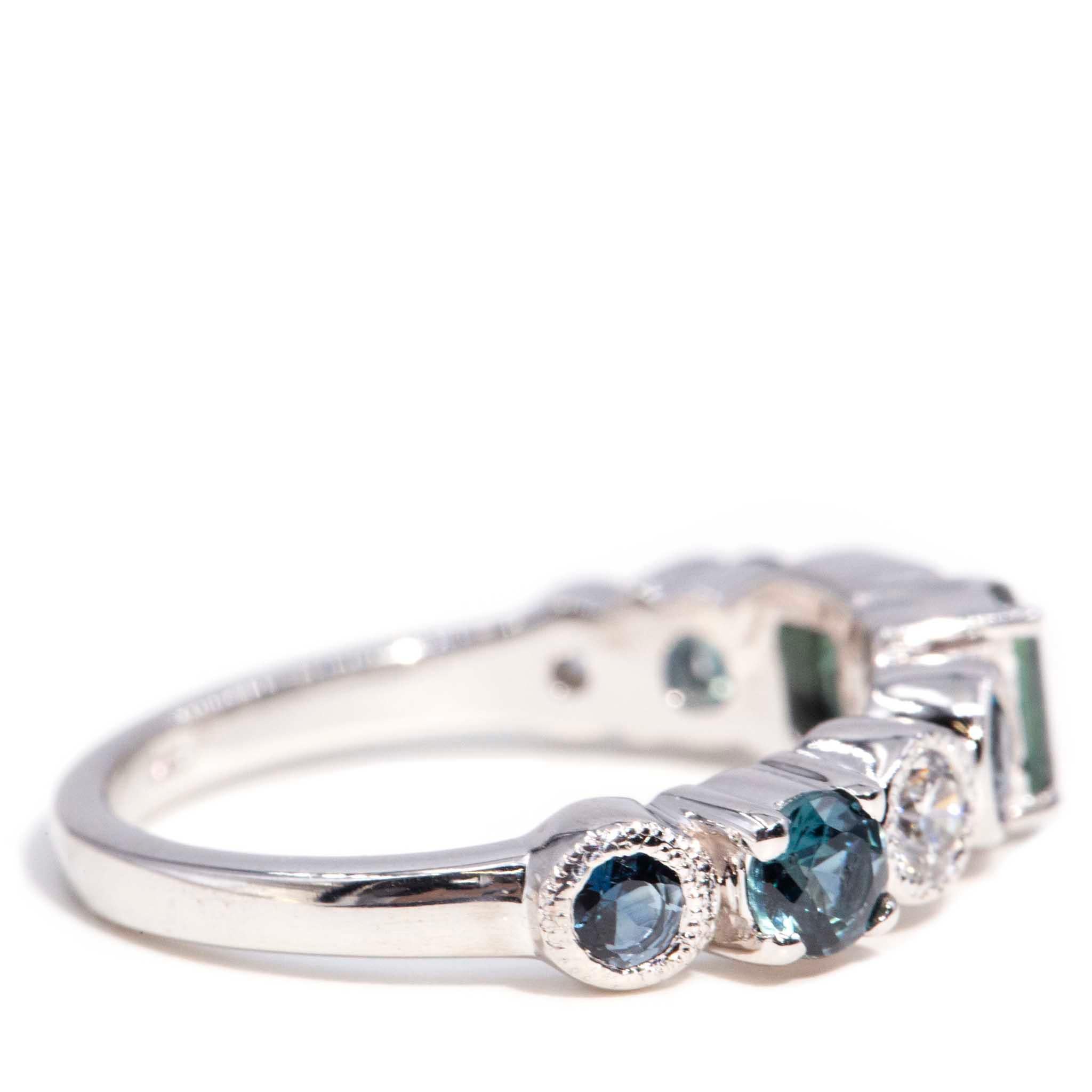 Contemporary 1.40 Carat Teal & Blue Sapphire & Diamond 18 Carat White Gold Ring For Sale 2
