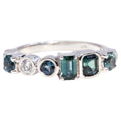 Vintage Contemporary 1.40 Carat Teal & Blue Sapphire & Diamond 18 Carat White Gold Ring