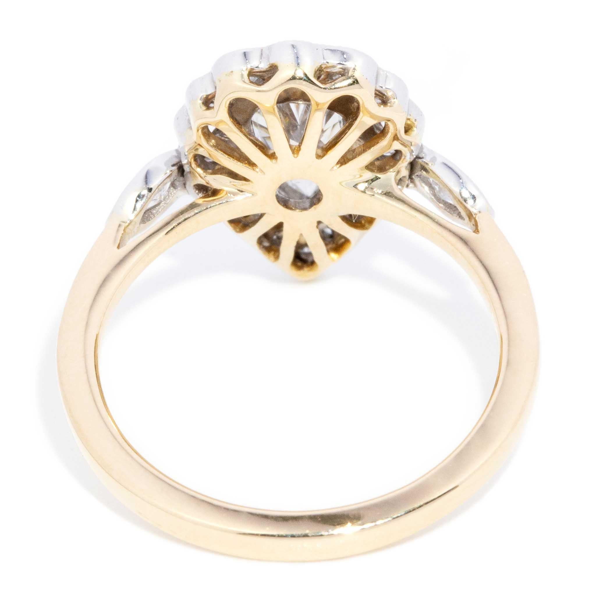 Anillo Halo Contemporáneo de Diamantes Brillantes talla pera de 1,41 quilates y oro de 18 quilates en venta 6