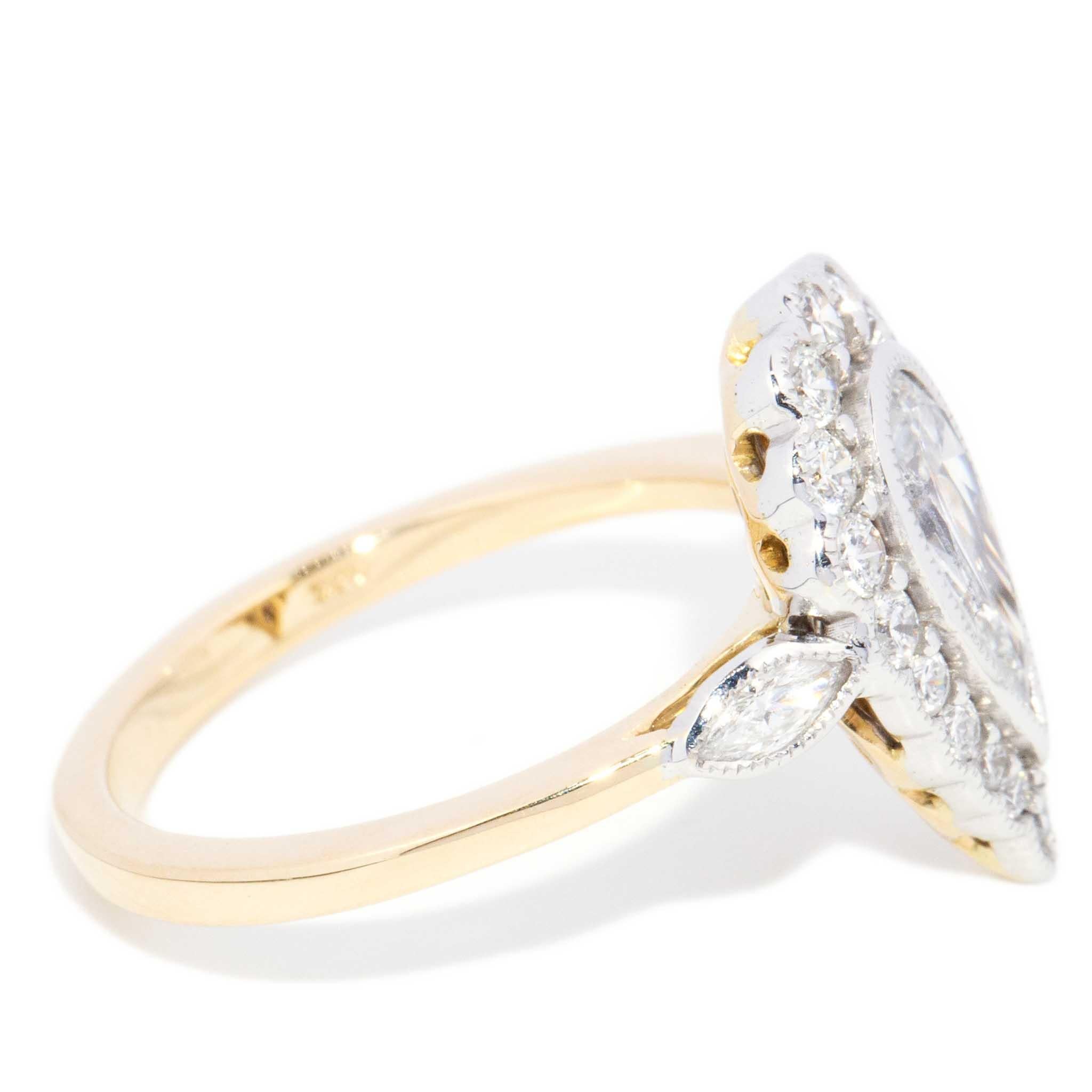 Anillo Halo Contemporáneo de Diamantes Brillantes talla pera de 1,41 quilates y oro de 18 quilates en venta 4