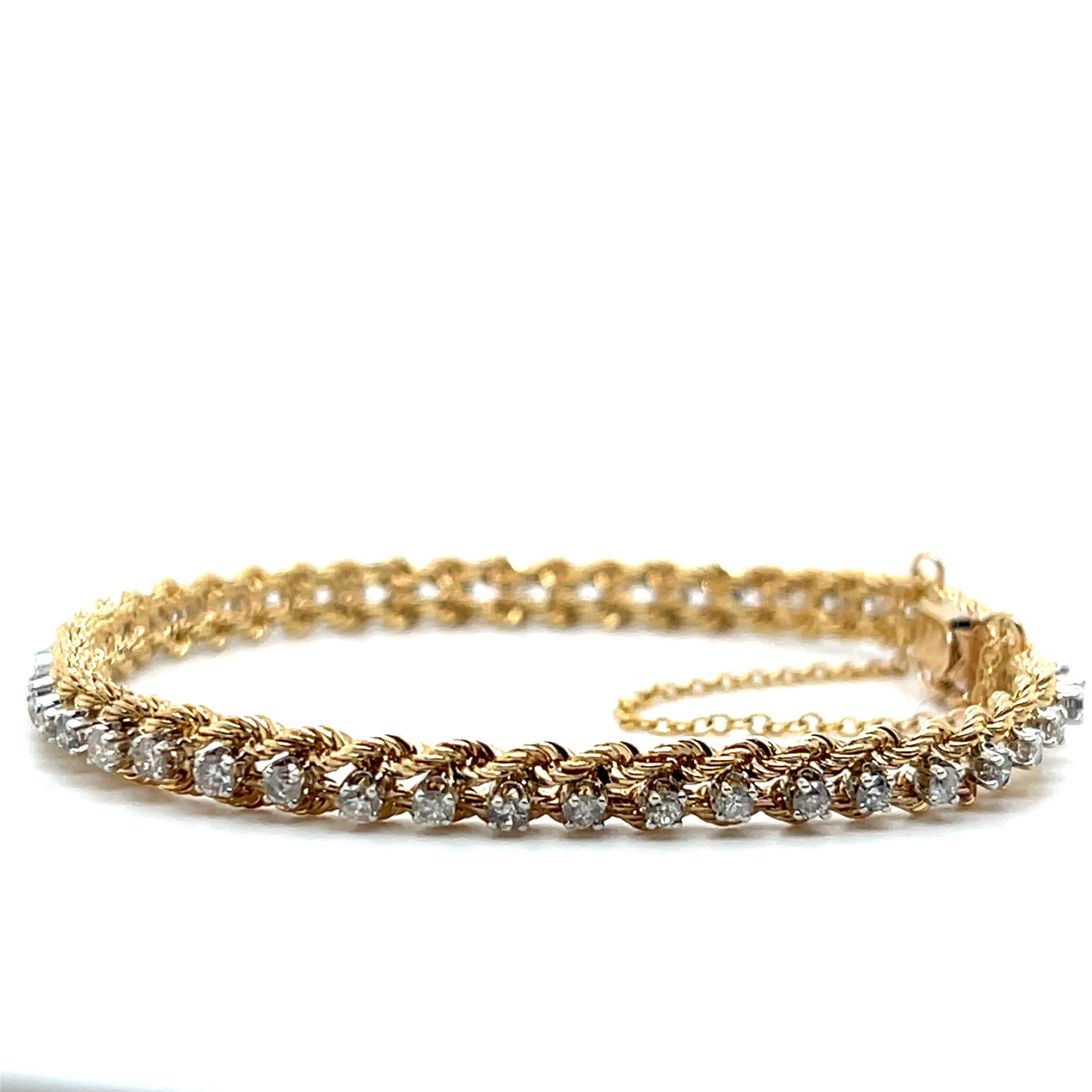 Pulsera contemporánea de cuerda retorcida de oro de 14k de dos tonos y 1,44 tcw de diamantes Corte redondo en venta