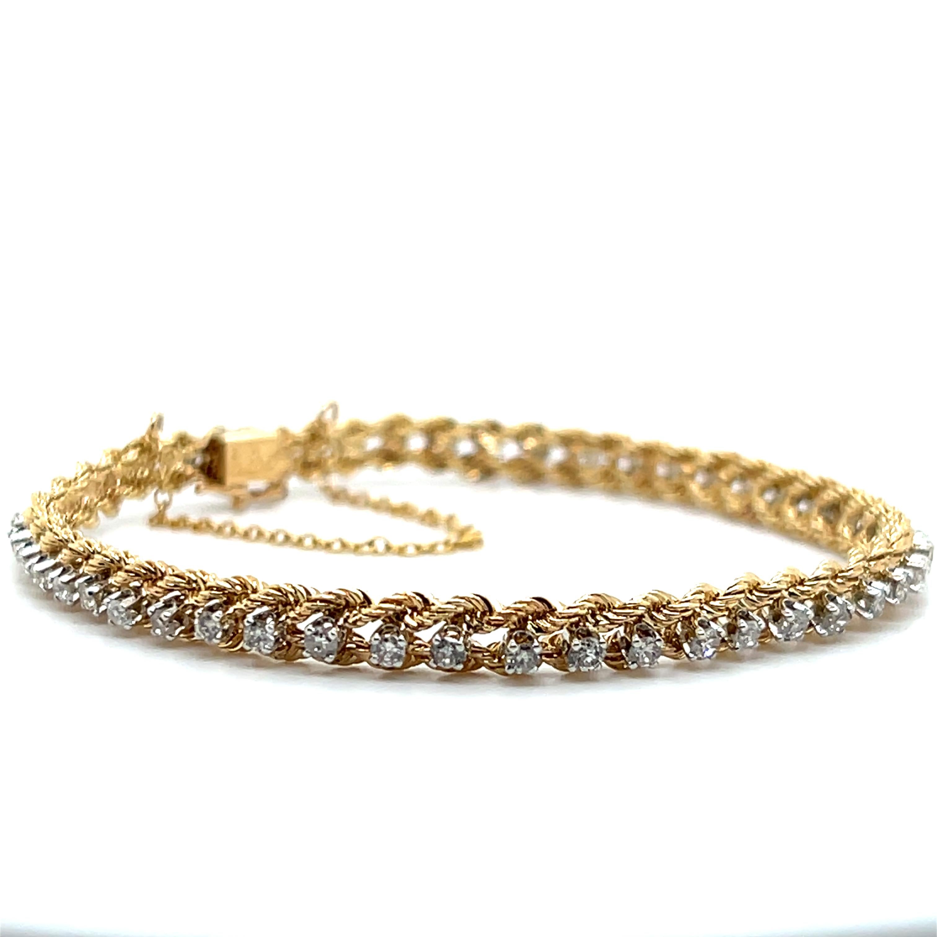 Pulsera contemporánea de cuerda retorcida de oro de 14k de dos tonos y 1,44 tcw de diamantes en venta 1