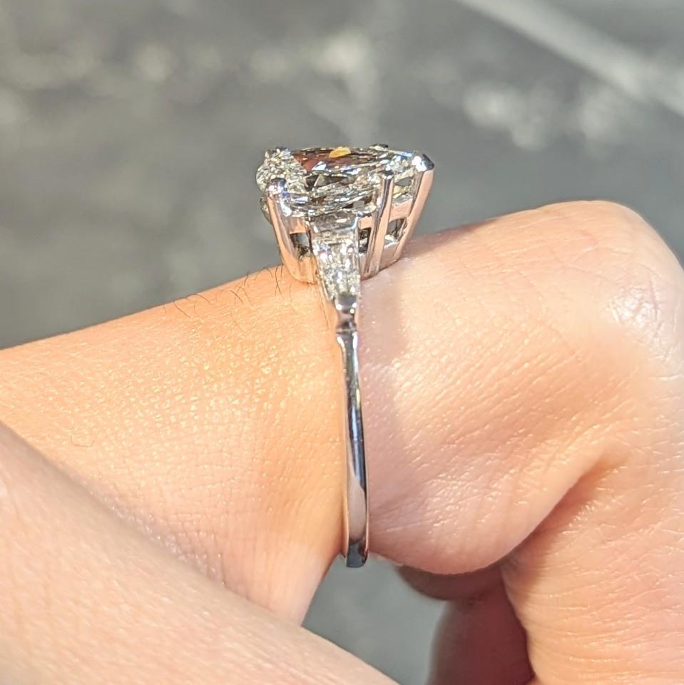 Contemporary 1,46 CTW Birne Diamant 14 Karat Weißgold Verlobungsring GIA im Angebot 8