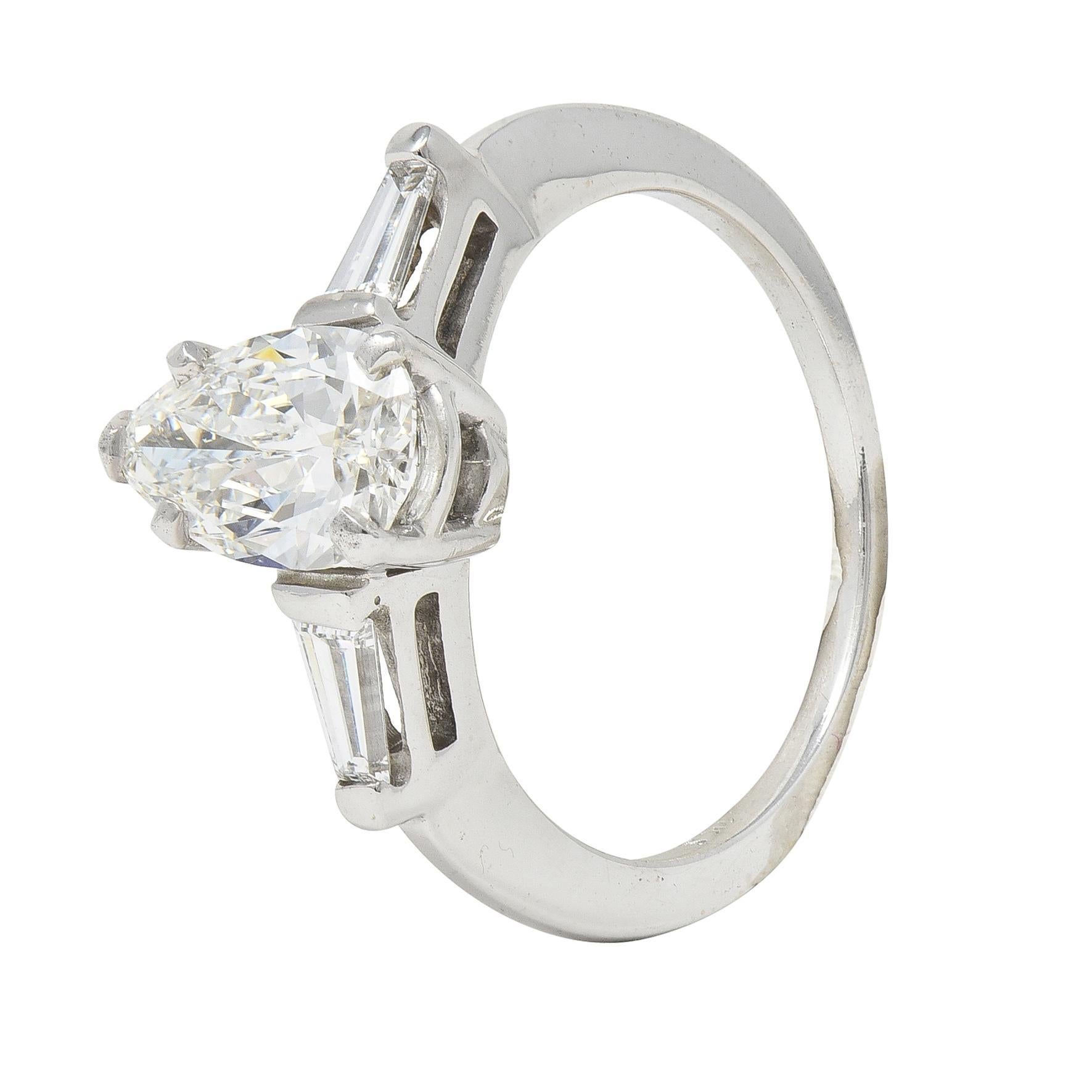 Bague de fiançailles Contemporary 1.46 CTW Pear Diamond 14 Karat White Gold GIA en vente 3
