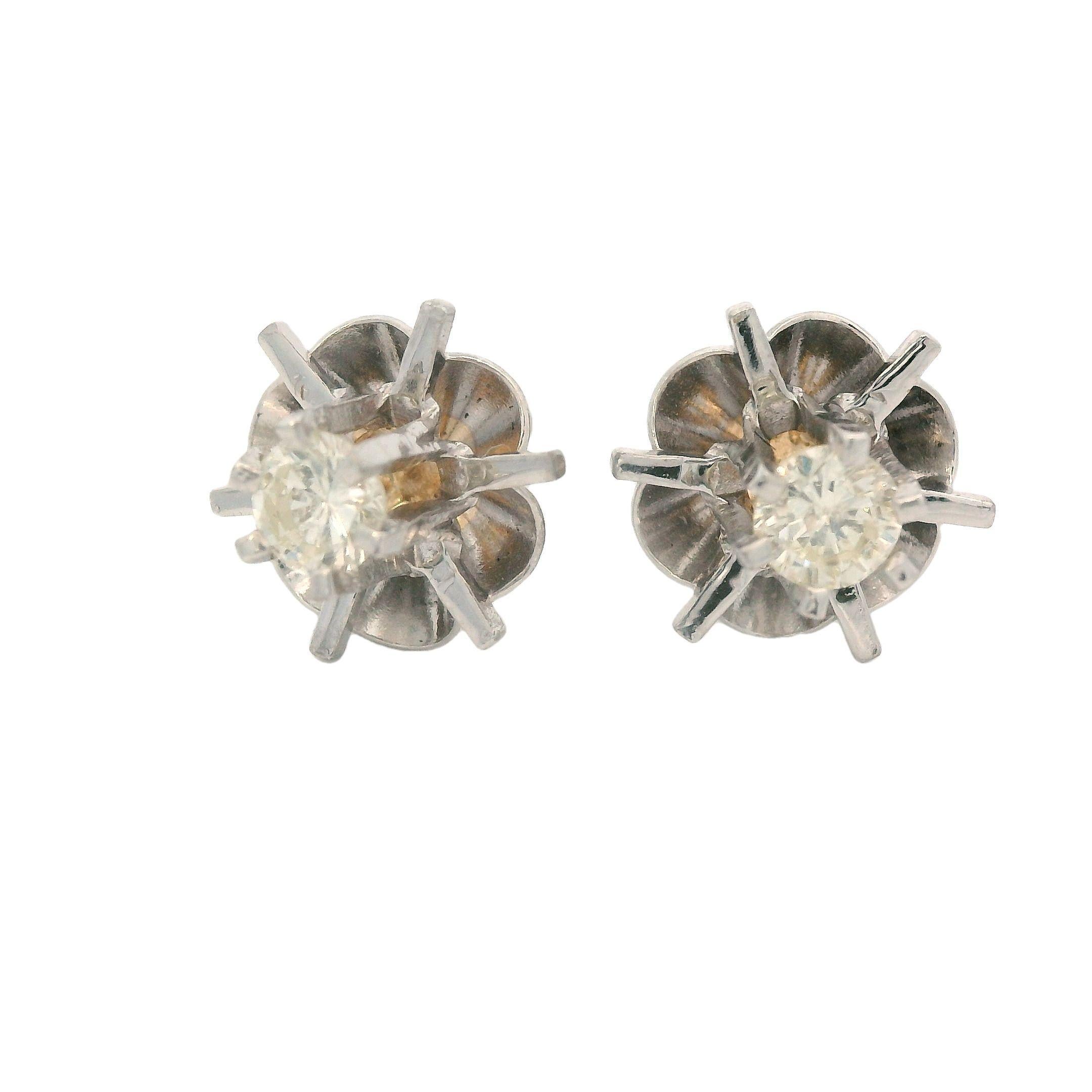 Contemporary 14k White Gold Diamond Buttercup Stud Earrings In Excellent Condition For Sale In Lexington, KY