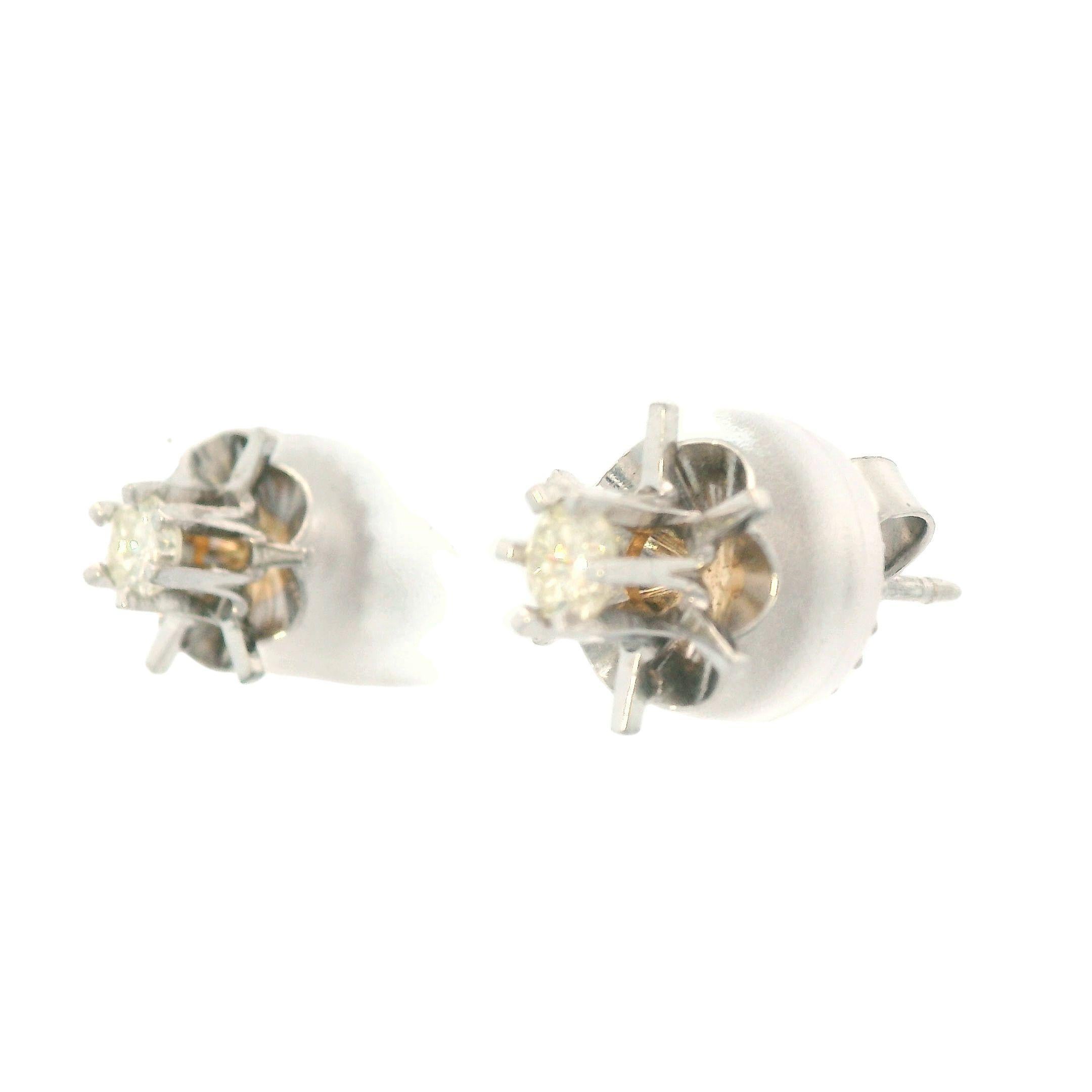 Women's Contemporary 14k White Gold Diamond Buttercup Stud Earrings For Sale