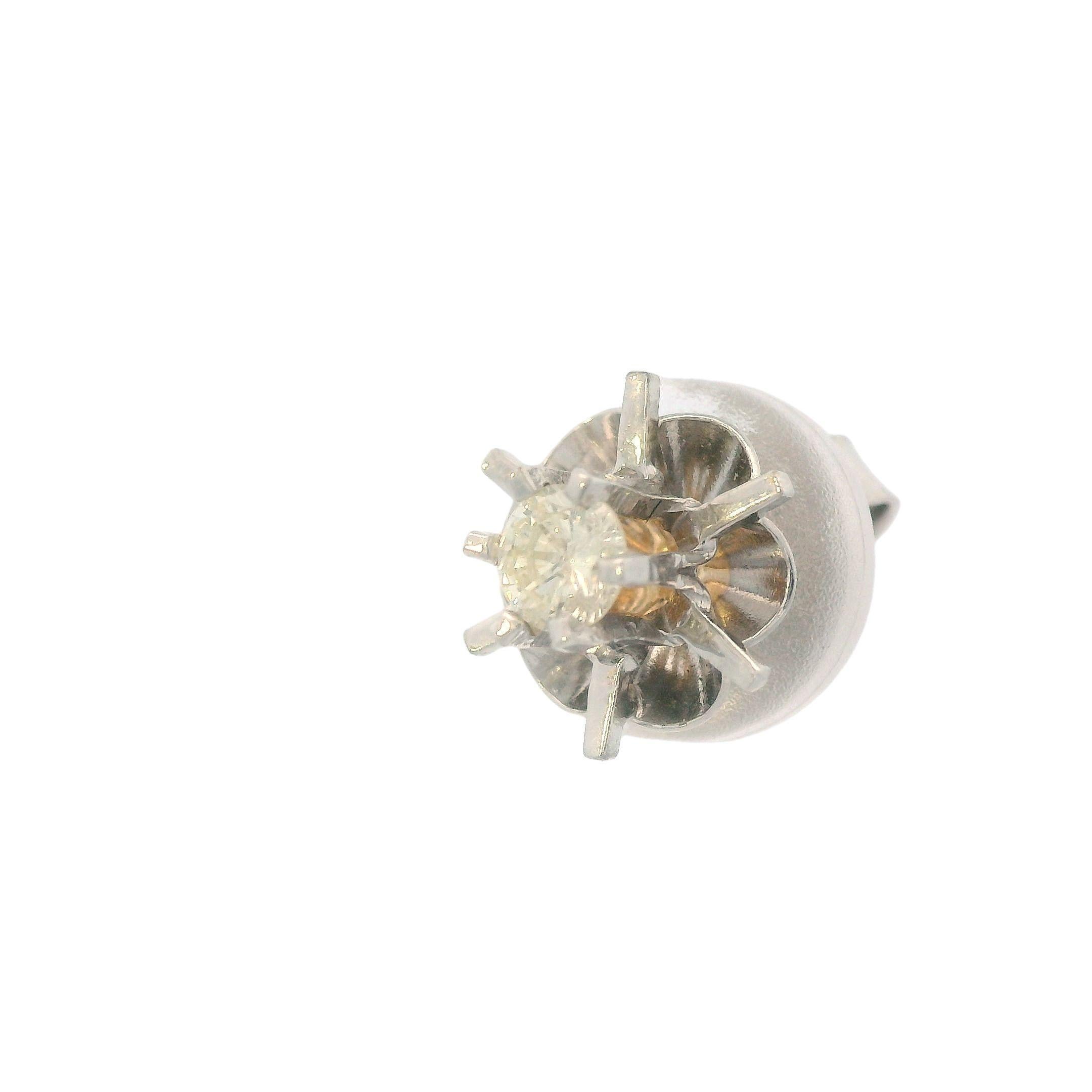 Contemporary 14k White Gold Diamond Buttercup Stud Earrings For Sale 3