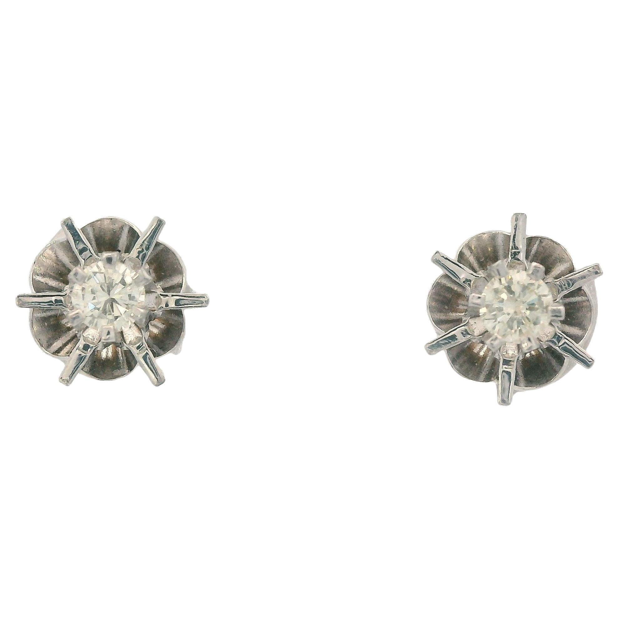 Contemporary 14k White Gold Diamond Buttercup Stud Earrings