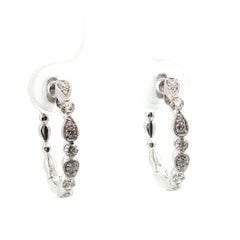 Boucles d'oreilles contemporaines en or blanc 14k et diamants naturels