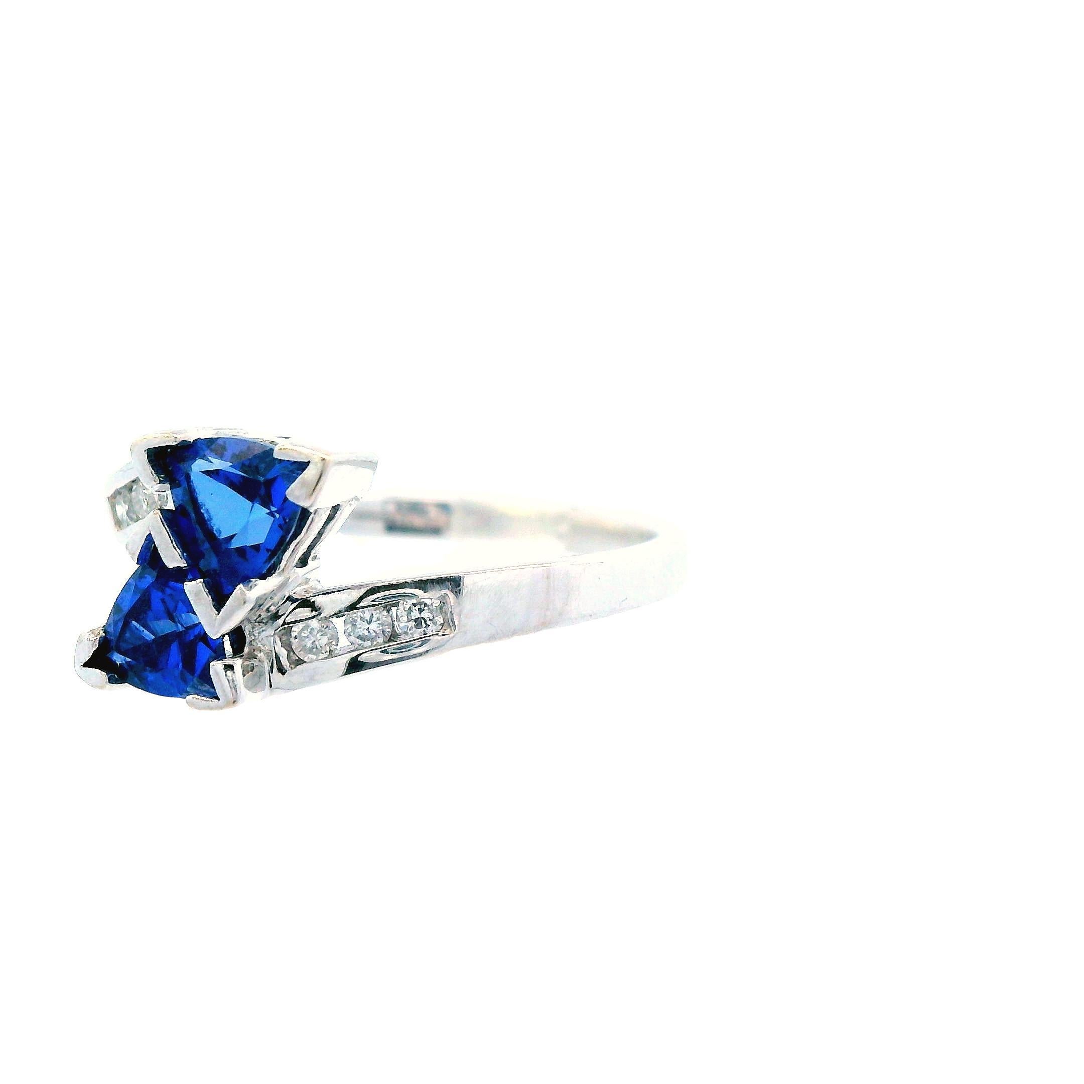 Contemporary 14K White Gold Tanzanite and Diamond  Ring For Sale 1