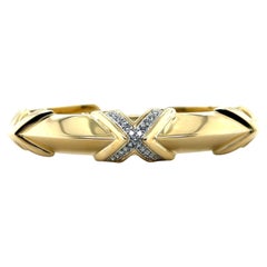 Contemporary 14k Yellow Gold and Diamond Knife Edge Spring Cuff 1980s