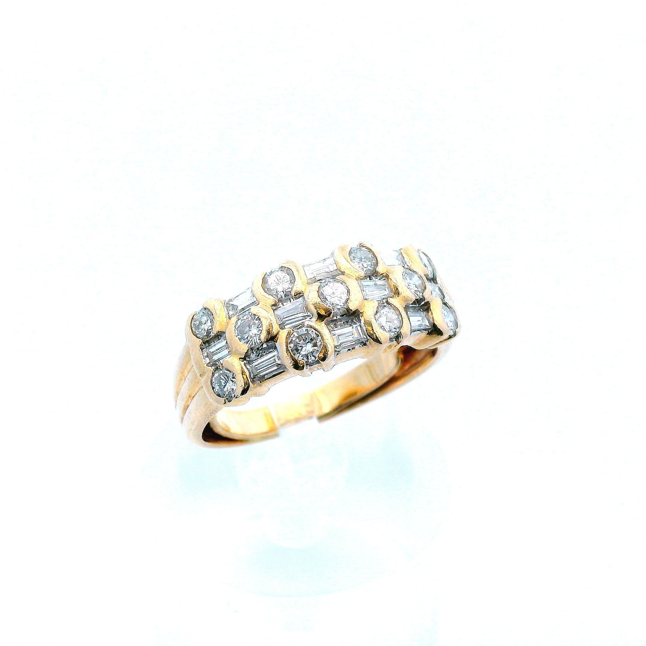 Women's or Men's Contemporary 14K Yellow Gold Baguette and Round Diamond Ring  For Sale