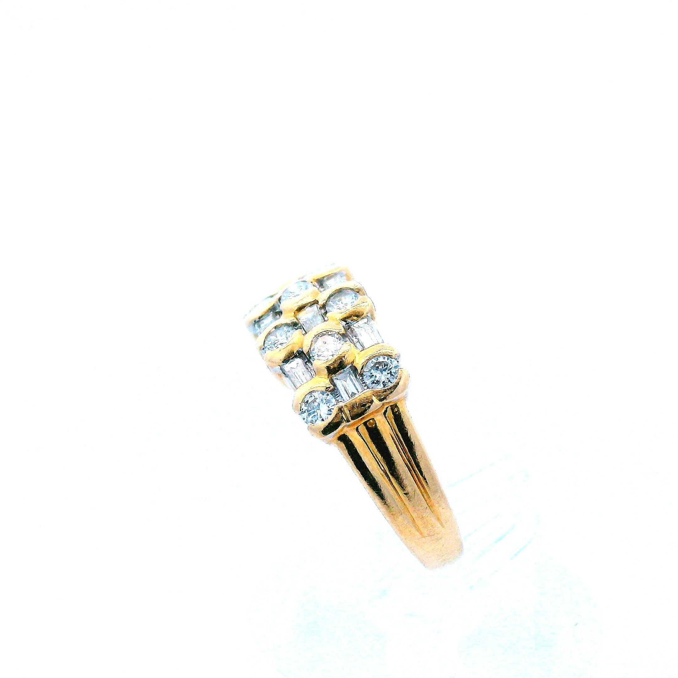 Contemporary 14K Yellow Gold Baguette and Round Diamond Ring  For Sale 3