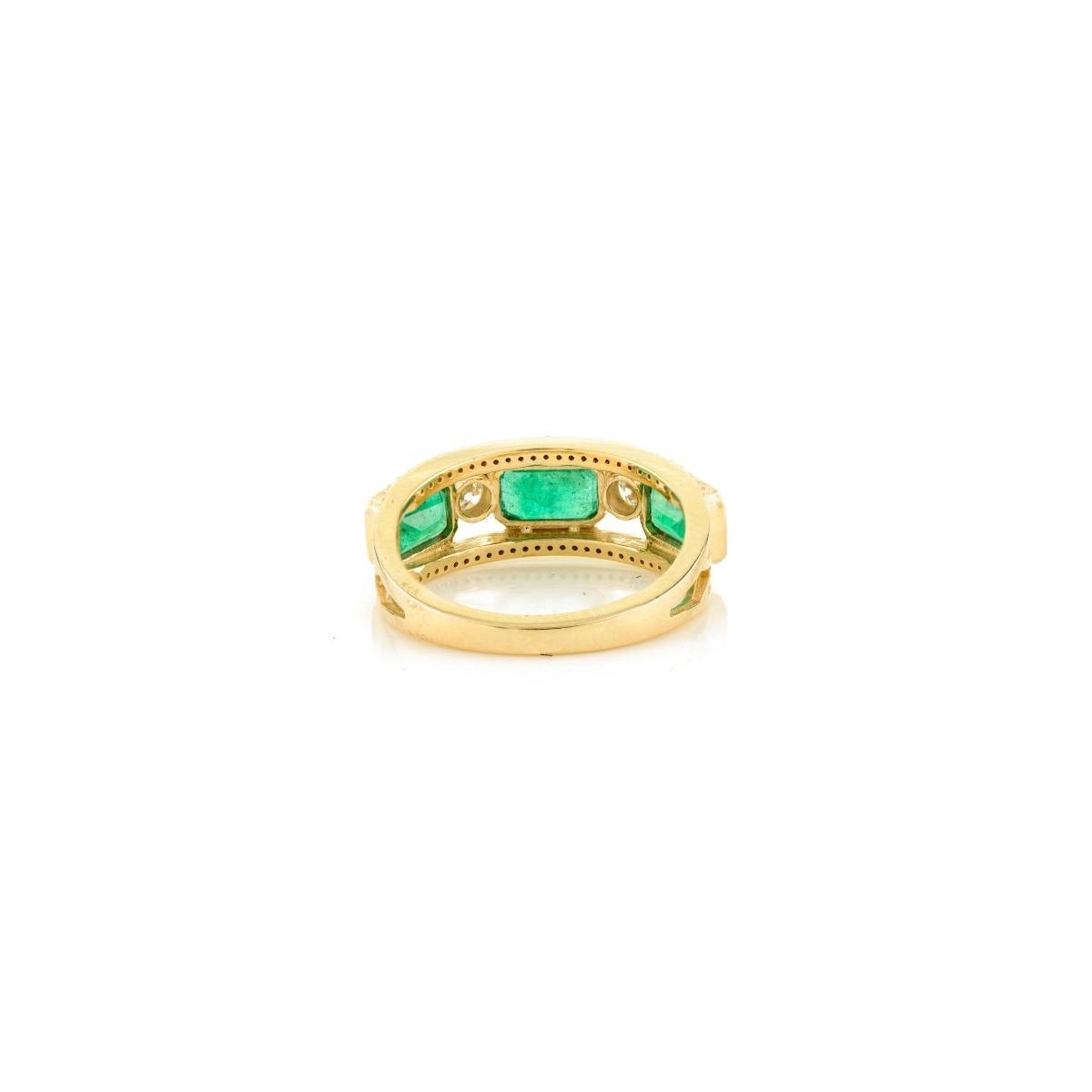 in vendita:  Anello contemporaneo in oro giallo 14K con smeraldi e diamanti 3