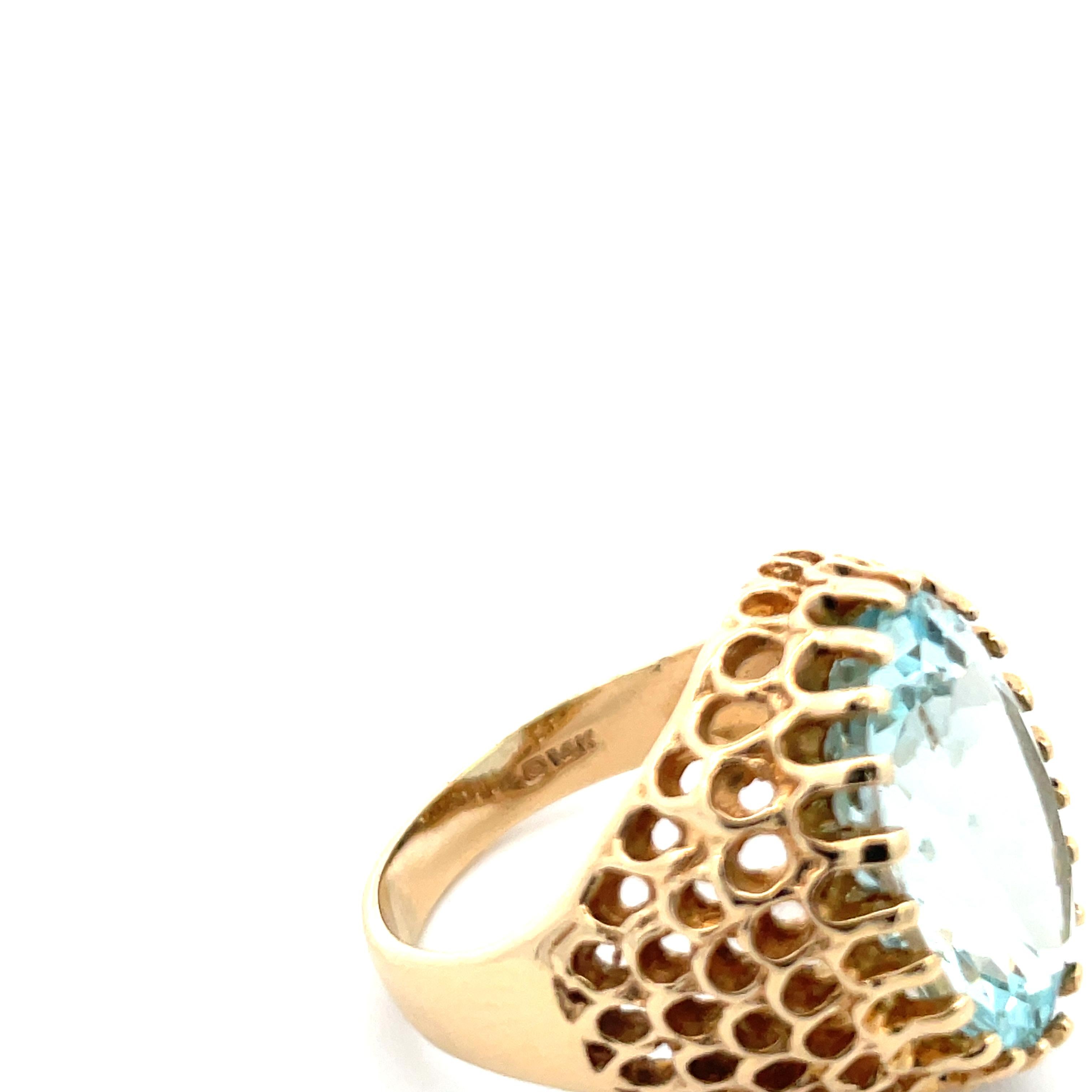 Contemporary 14K Yellow Gold Filigree Mid-Century Aquamarine Ring  In Excellent Condition For Sale In Lexington, KY
