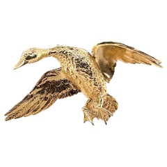Contemporary 14k Yellow Gold Flying Duck Brooch