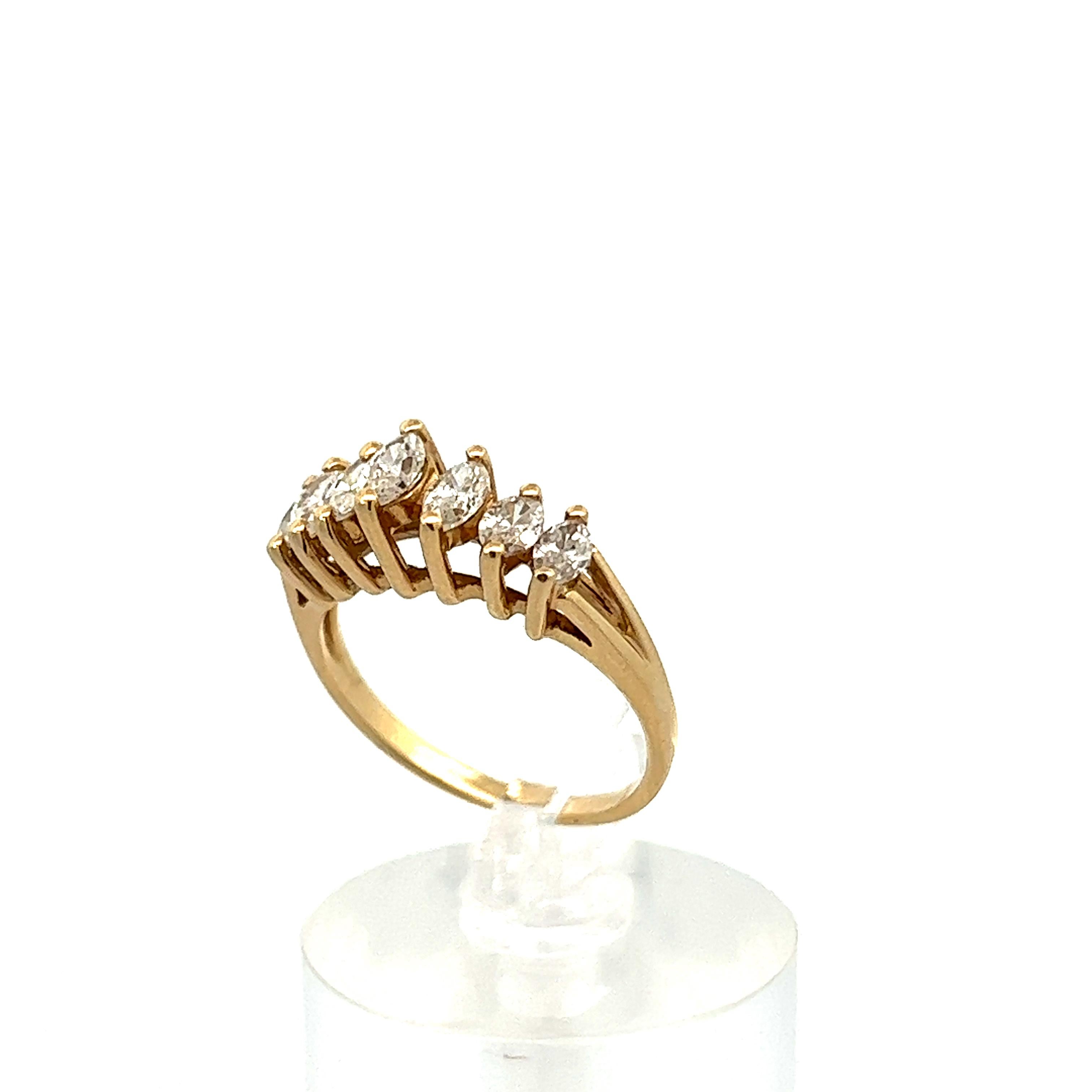 Contemporary 14k Yellow Gold Marquise Diamond Ring  In Excellent Condition In Lexington, KY