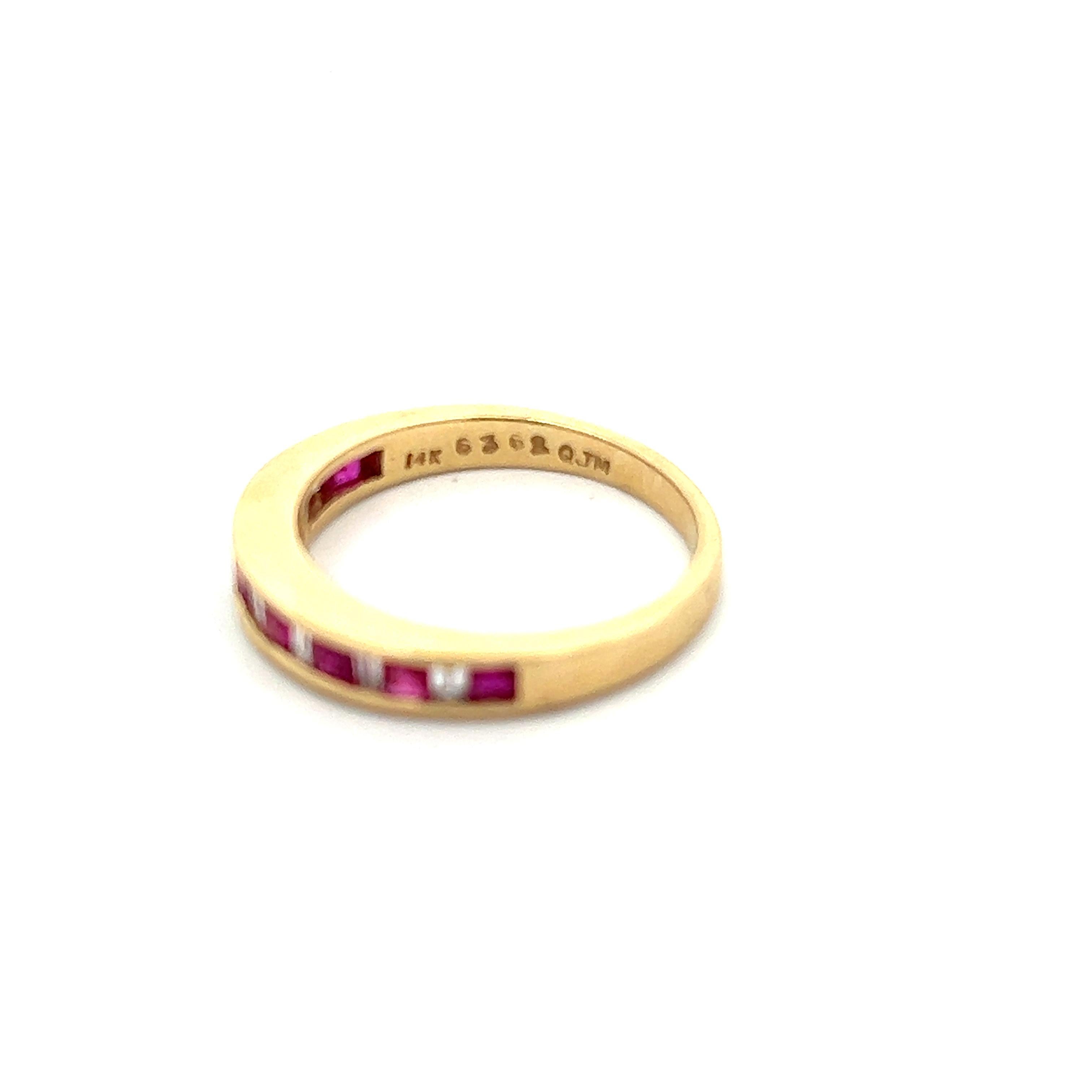 Women's or Men's Contemporary 14K Yellow Gold Red Ruby & Rectangular Baguette Diamond Band  For Sale