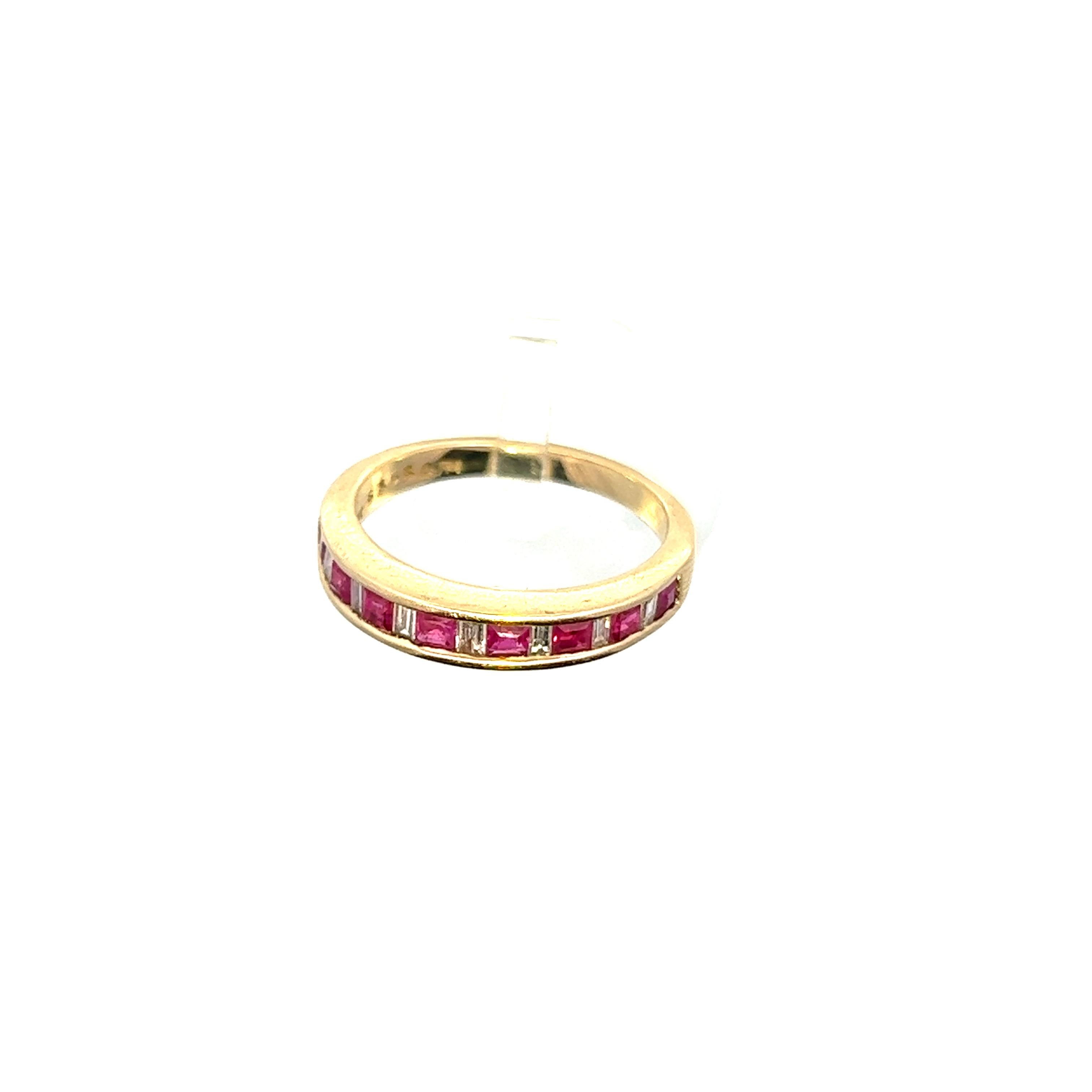 Contemporary 14K Yellow Gold Red Ruby & Rectangular Baguette Diamond Band  For Sale 3