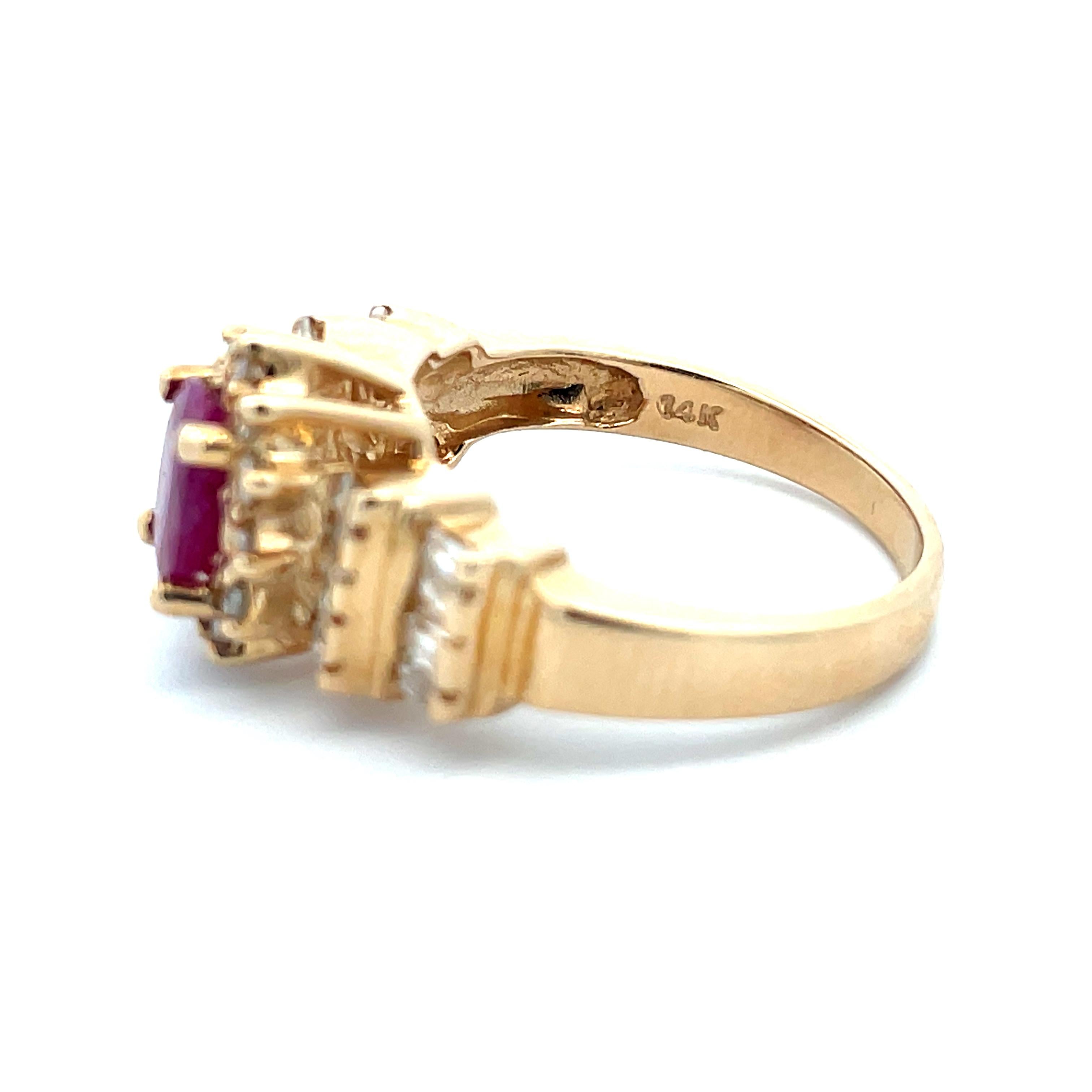 Contemporary 14K Gelbgold Rubin und Diamant Ring  (Baguetteschliff) im Angebot