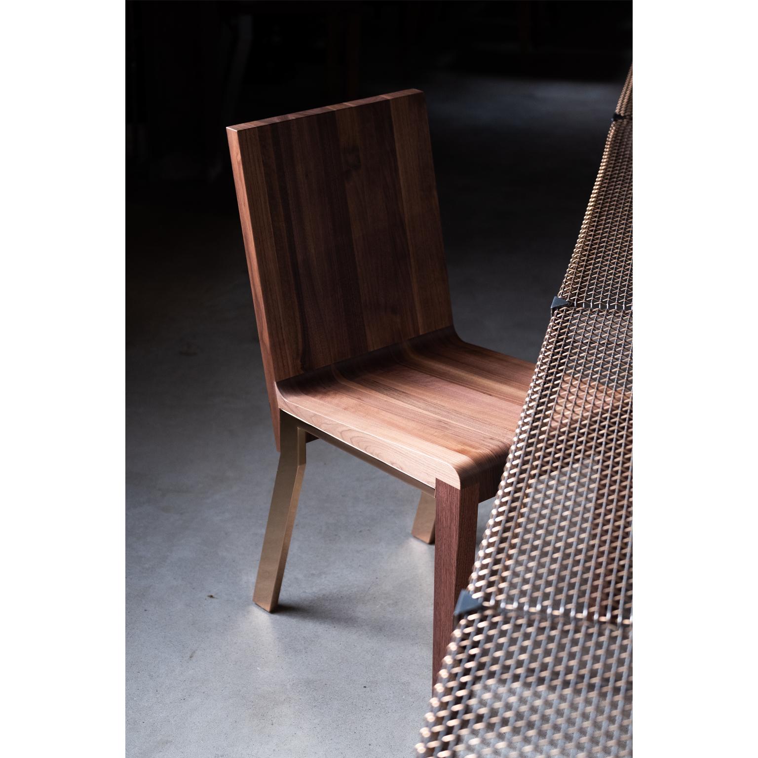 Moderner 1.5 stuhl nussbaum oder eiche von Stacklab (Stahl) im Angebot