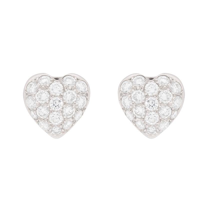 Taille brillant Contemporary 1.50ct Diamond Pavé Heart Shaped Earrings en vente