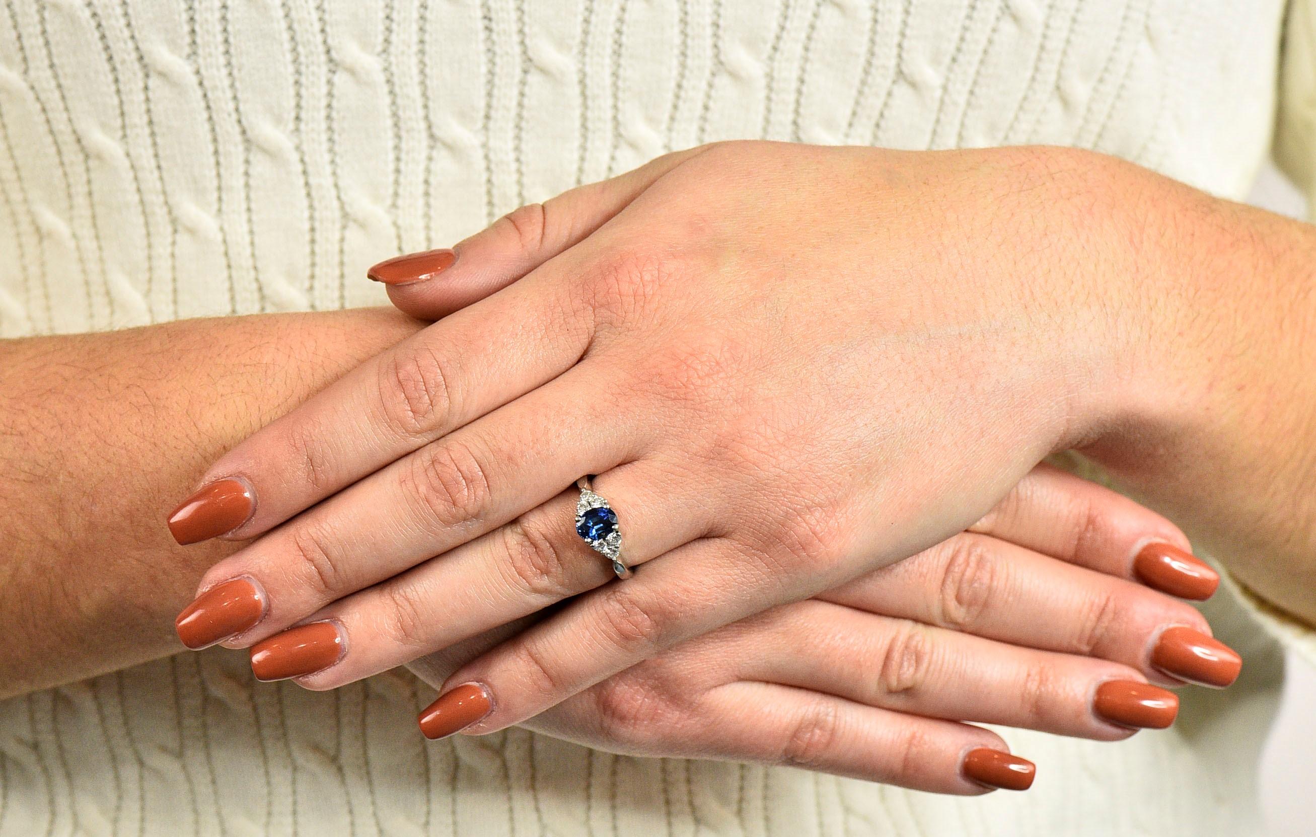 Contemporary 1.51 Carat Sapphire Diamond Platinum Engagement Ring 8