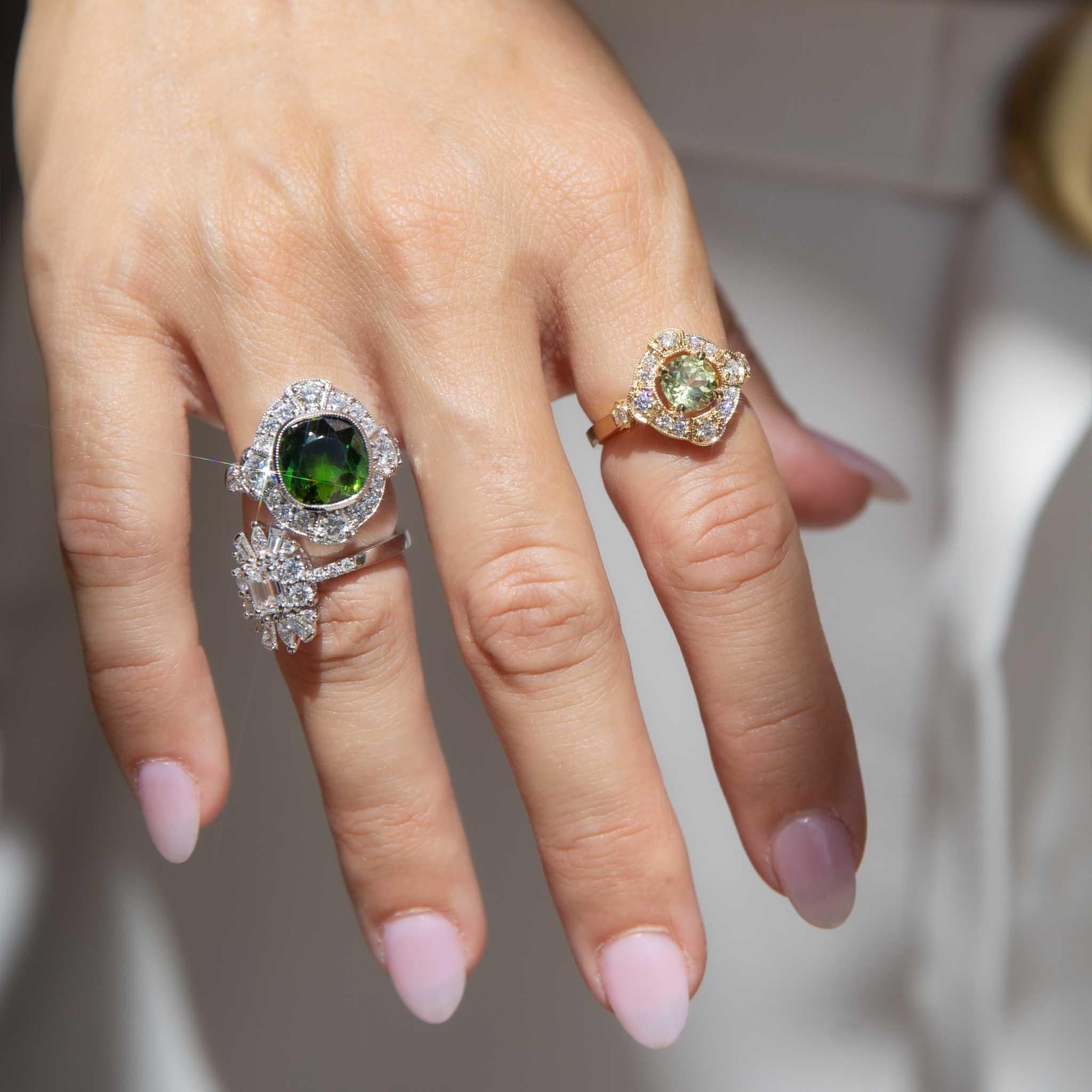 Contemporary 1.51ct Green Sapphire & Diamond Art Deco Style Ring 18ct Gold For Sale 1