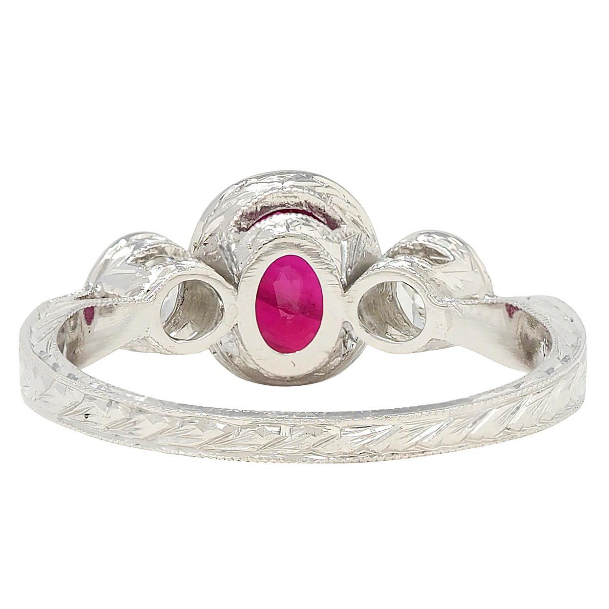 AM Contemporary 1.53 CTW Ruby Diamond Platinum Vintage Three Stone Ring (bague à trois pierres en platine) Pour femmes en vente