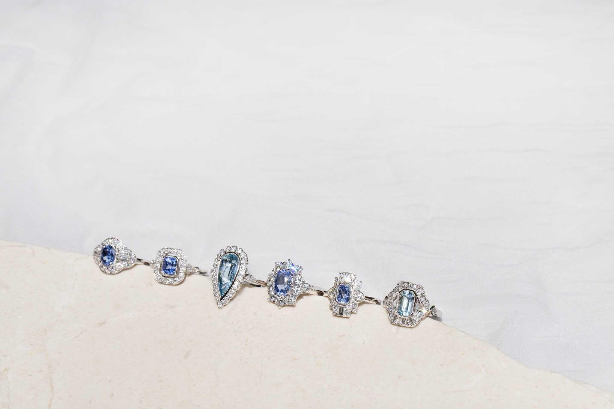 Contemporary 1.54 Carat Aquamarine & Diamond Ring 18 Carat White Gold For Sale 5