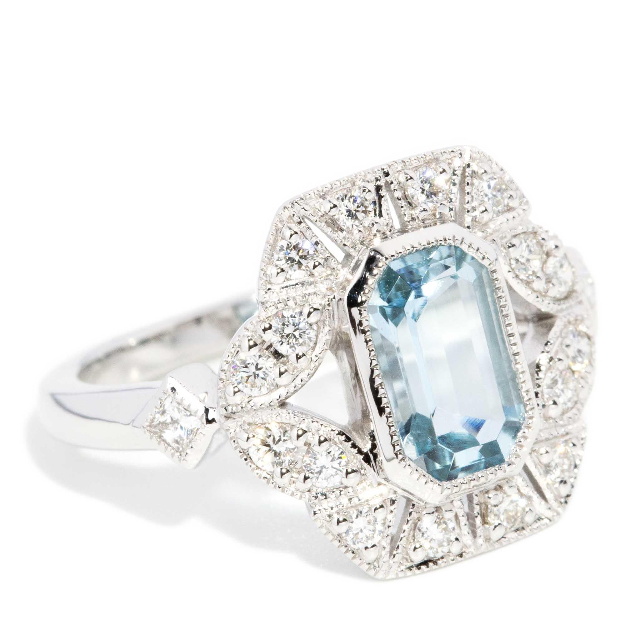 Women's Contemporary 1.54 Carat Aquamarine & Diamond Ring 18 Carat White Gold For Sale