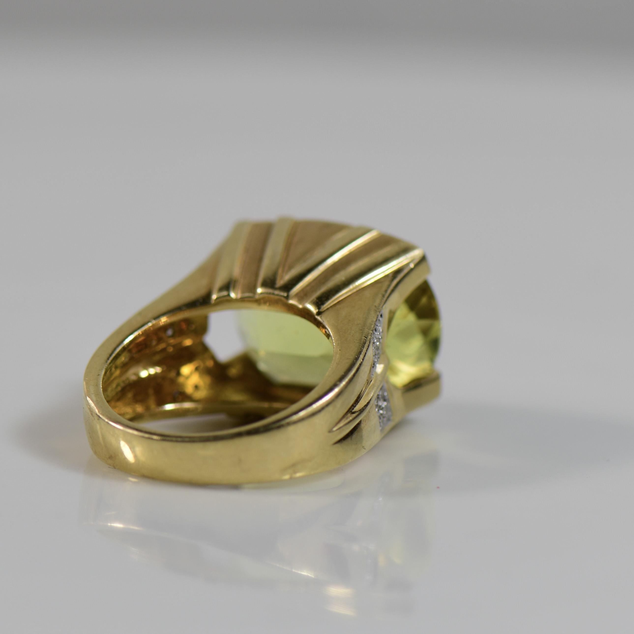 Contemporary 15.5ct Greenish Citrine & Diamond Statement Ring In Excellent Condition For Sale In Addison, TX