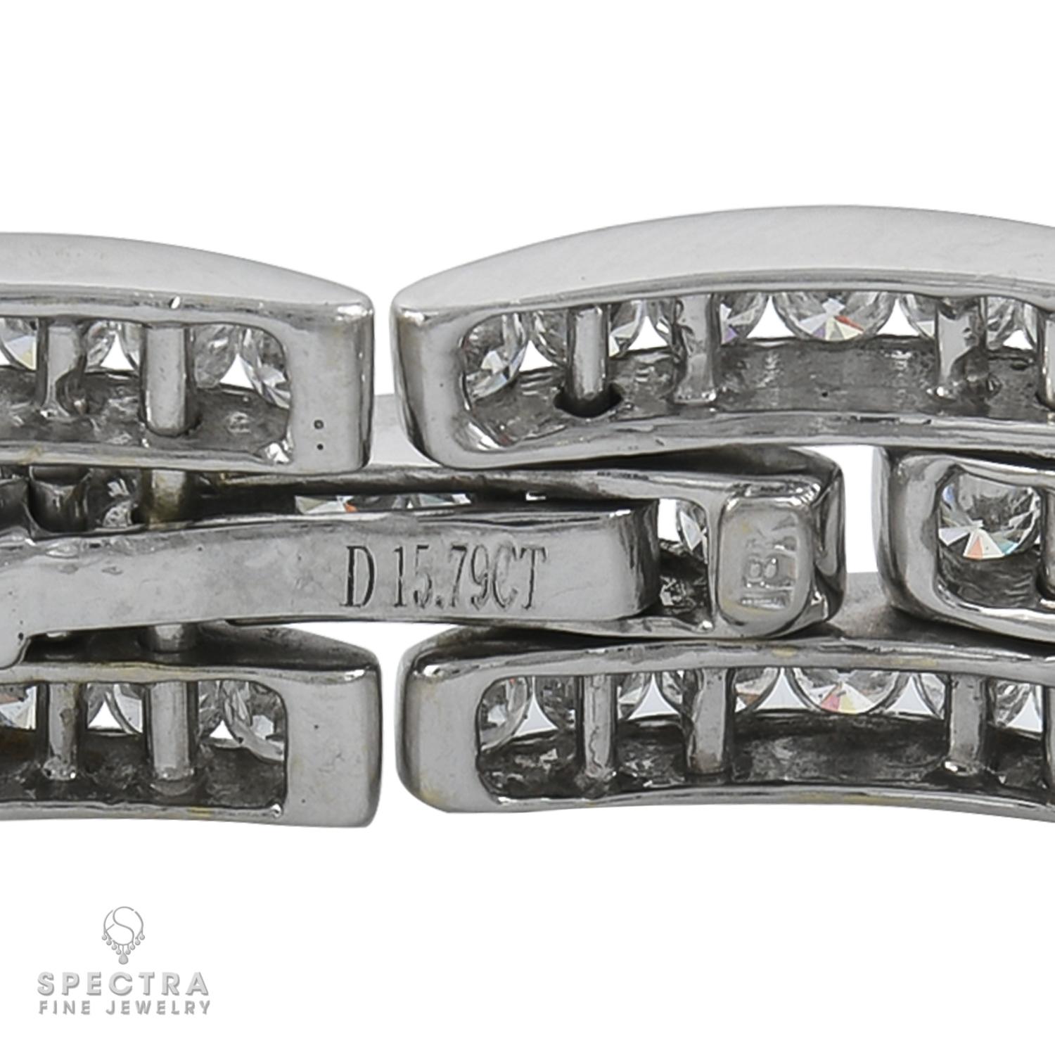 Taille ronde Contemporary 15.79 Carat Diamond Pave Bracelet en vente