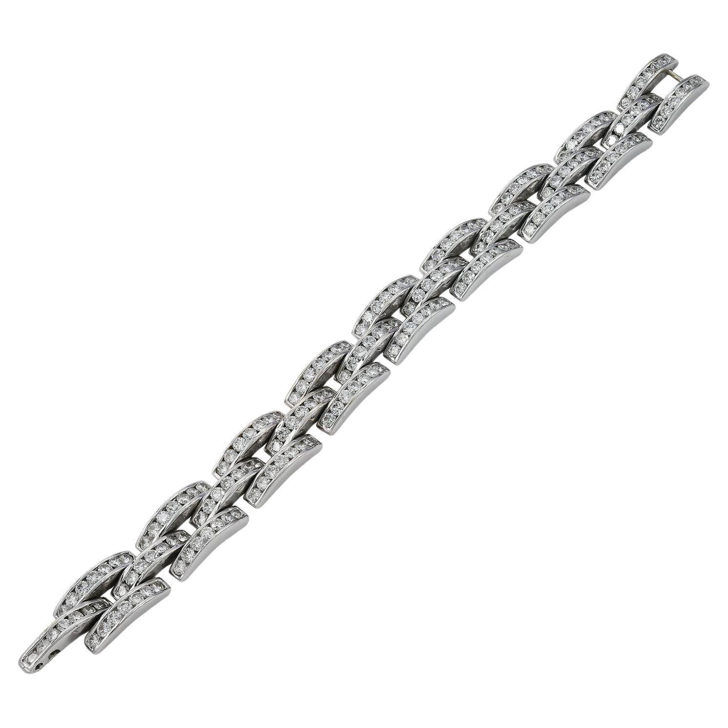 Contemporary 15.79 Carat Diamond Pave Bracelet For Sale