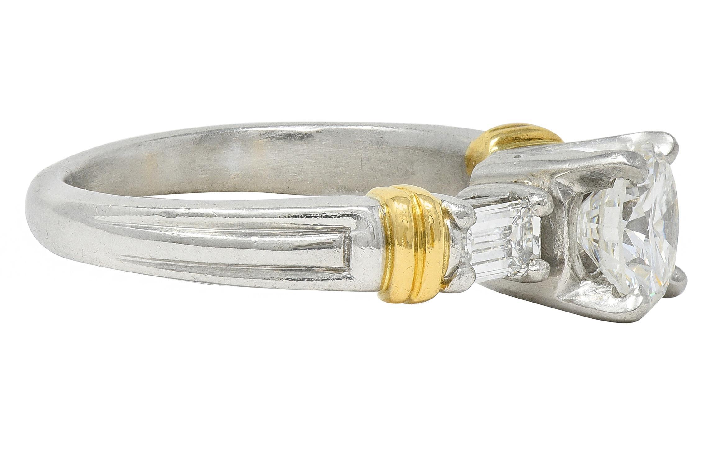 Contemporaneo Anello di fidanzamento contemporaneo con diamante 1,58 CTW in platino e oro giallo 18 carati in vendita