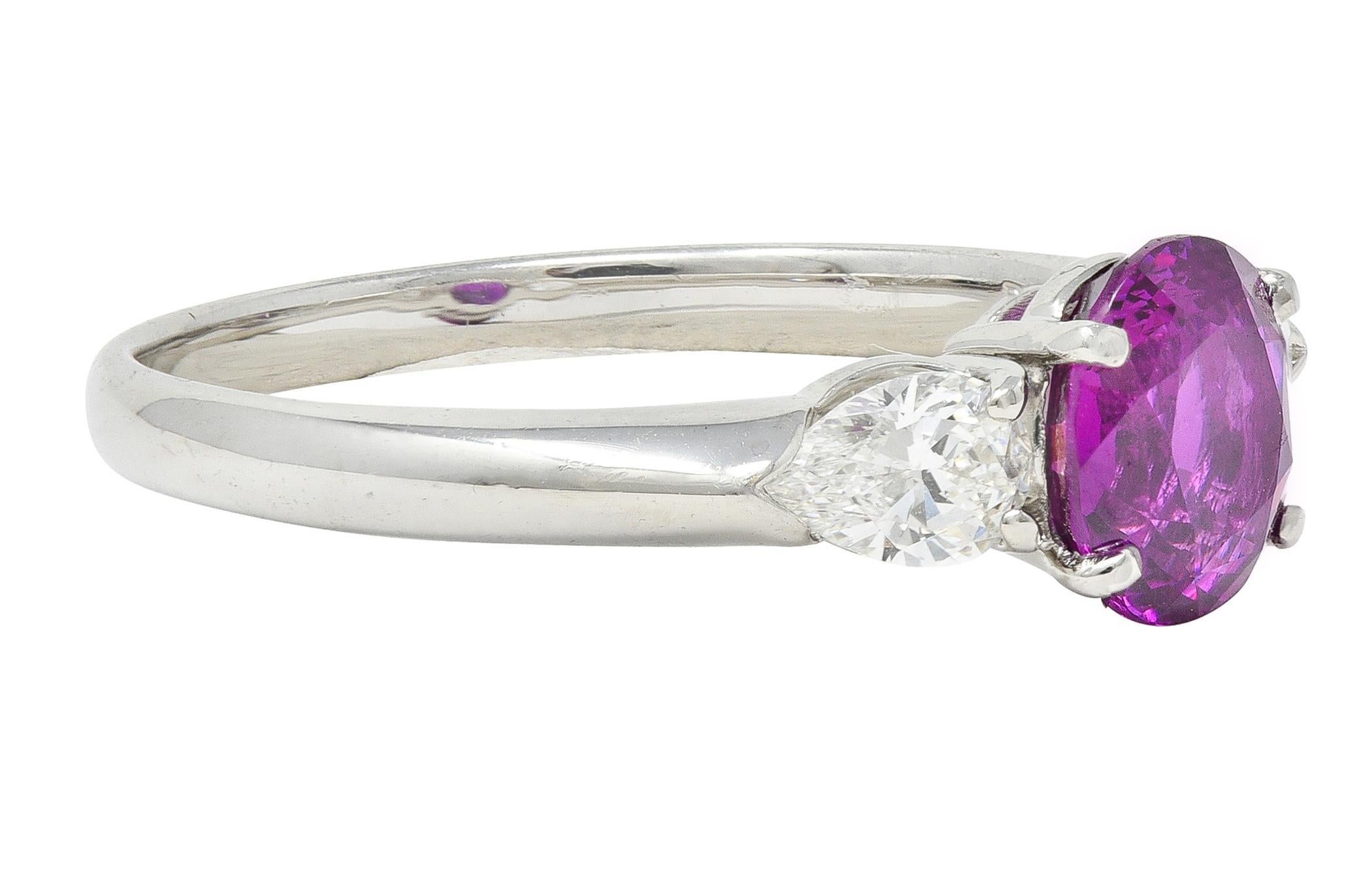 Contemporain AM Contemporary 1.60 CTW Pink Diamond Platinum Three Stone Ring (bague à trois pierres en platine avec saphir rose) en vente