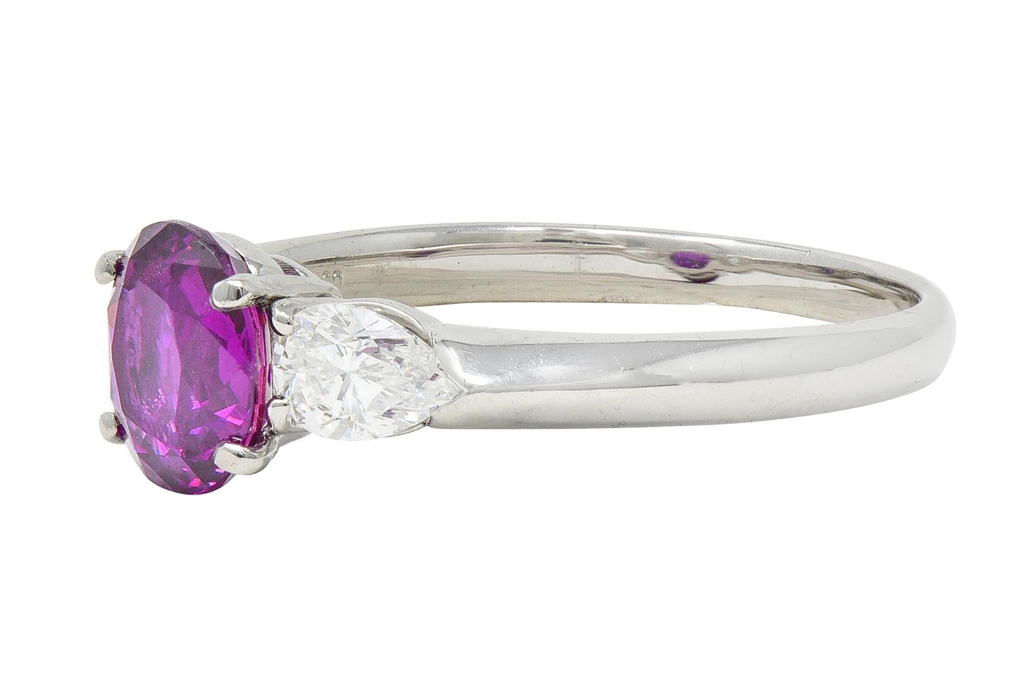 AM Contemporary 1.60 CTW Pink Diamond Platinum Three Stone Ring (bague à trois pierres en platine avec saphir rose) Excellent état - En vente à Philadelphia, PA