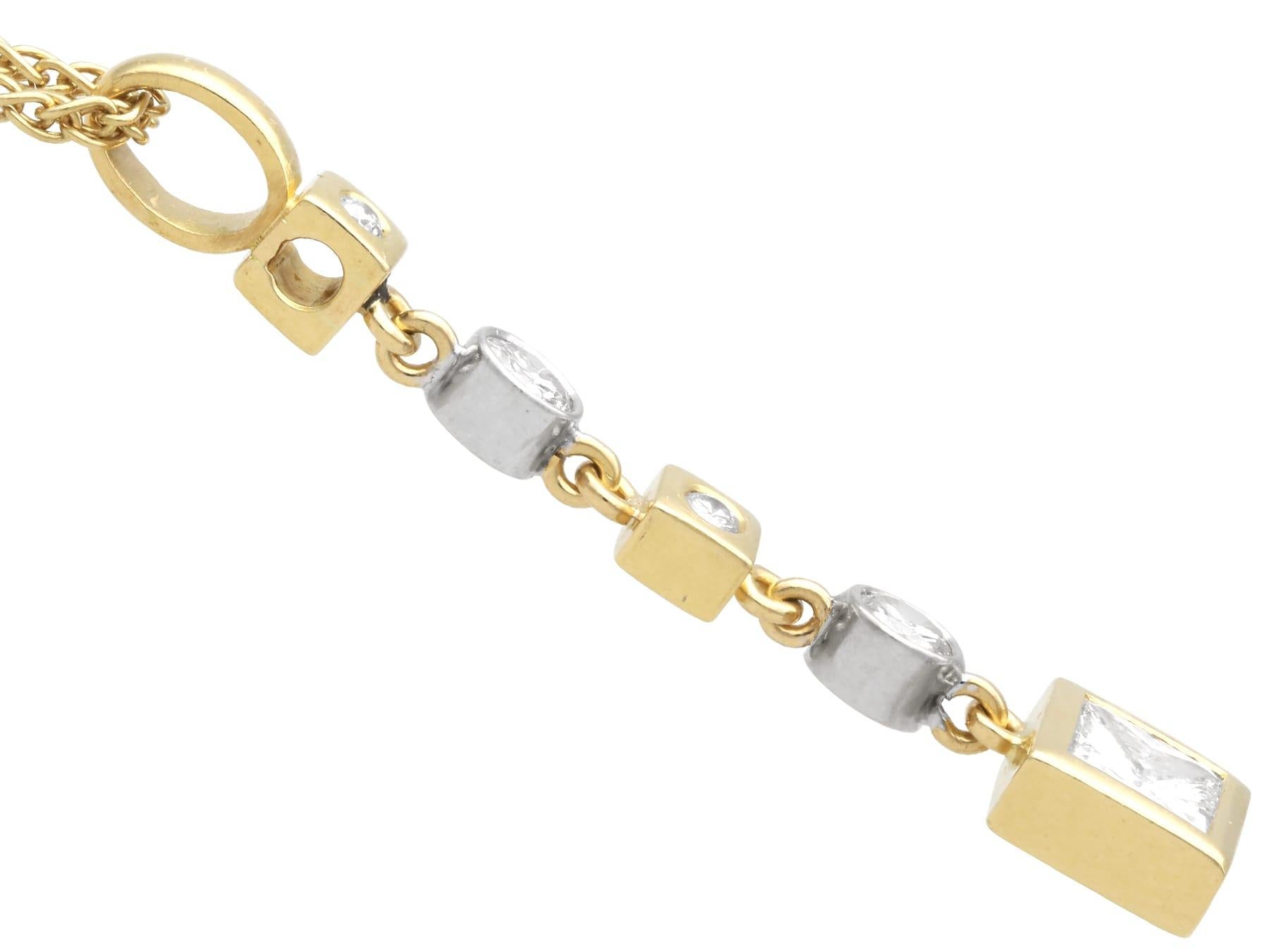 Pendentif contemporain en or jaune 18k et diamant de 1,62 ct Circa 2000 en vente 1