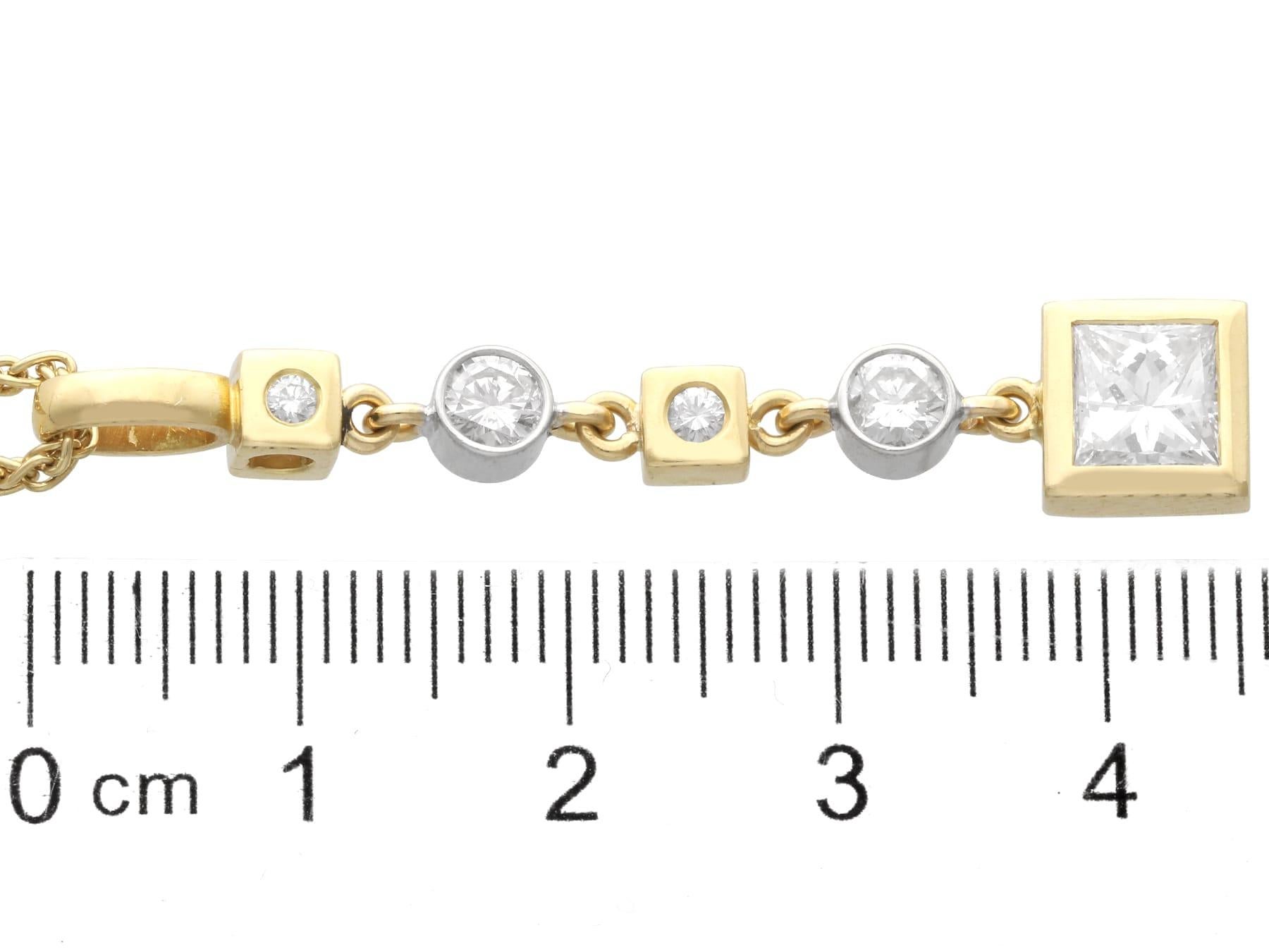 Pendentif contemporain en or jaune 18k et diamant de 1,62 ct Circa 2000 en vente 3