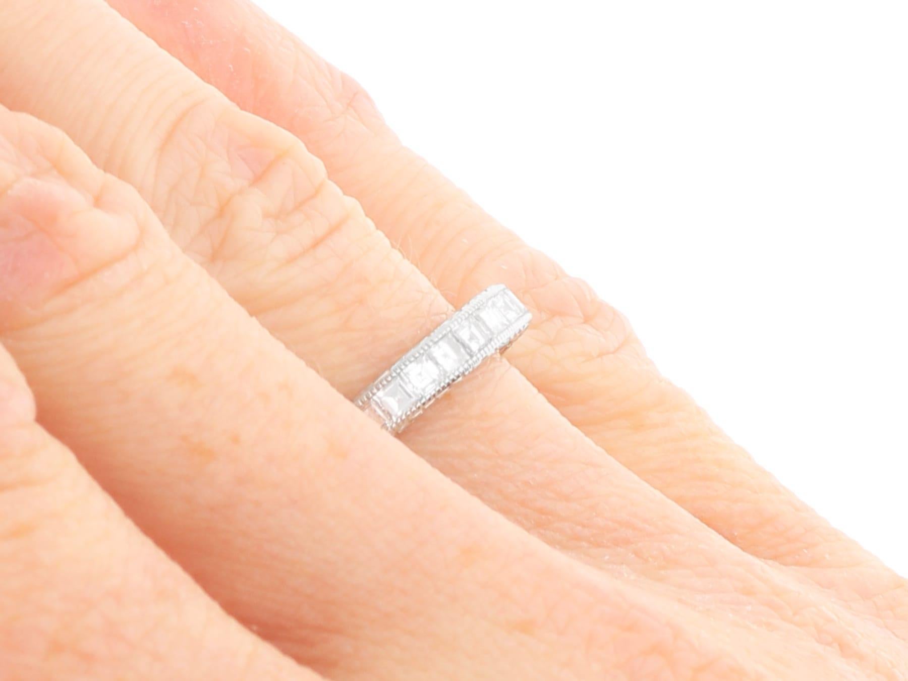 Anello a Eternità Completa in Platino e Diamante da 1,65 Carati Circa 2024 in vendita 4
