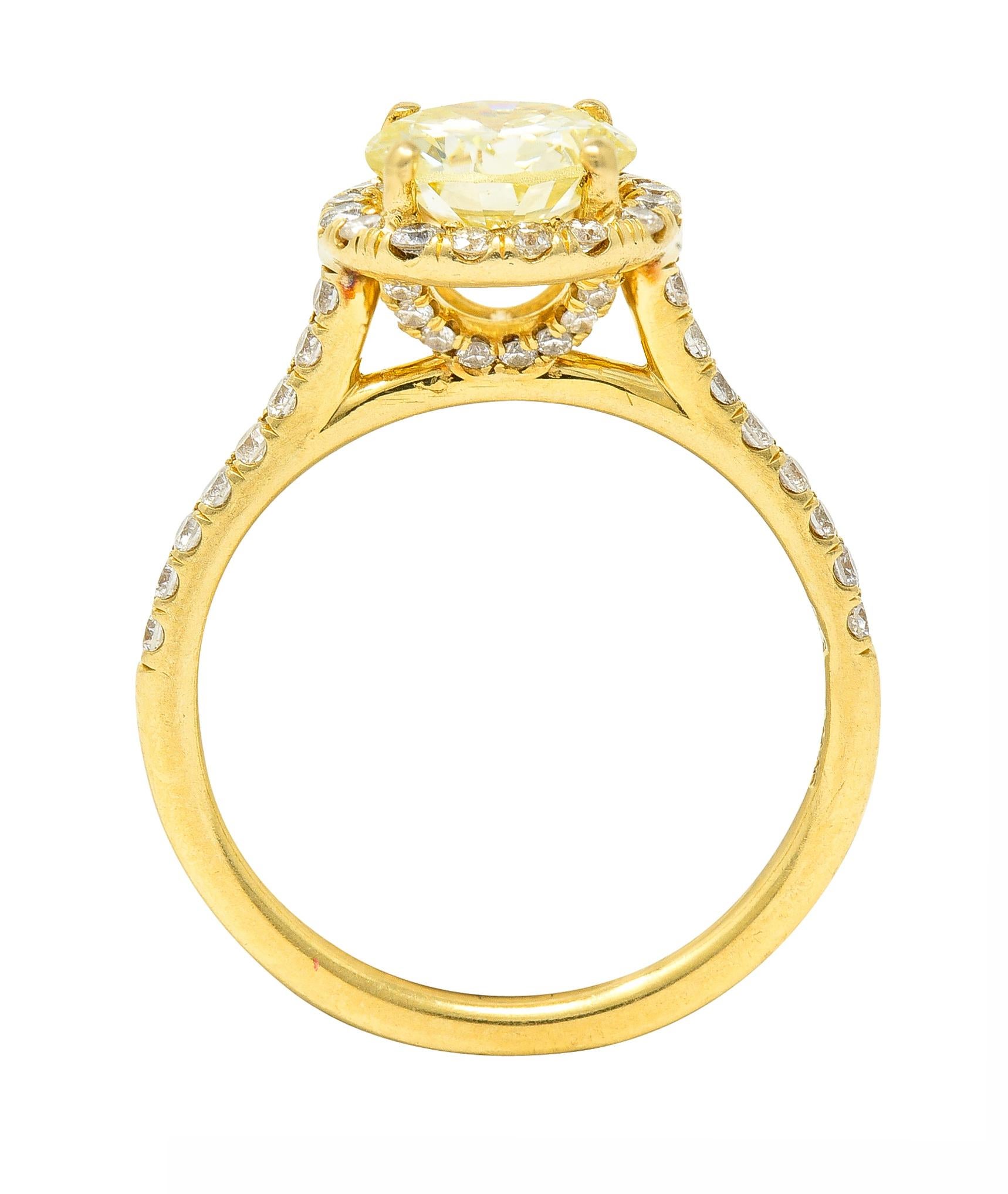 Contemporary 1.65 Carats Fancy Light Yellow Diamond 18 Karat Gold Halo Ring For Sale 5