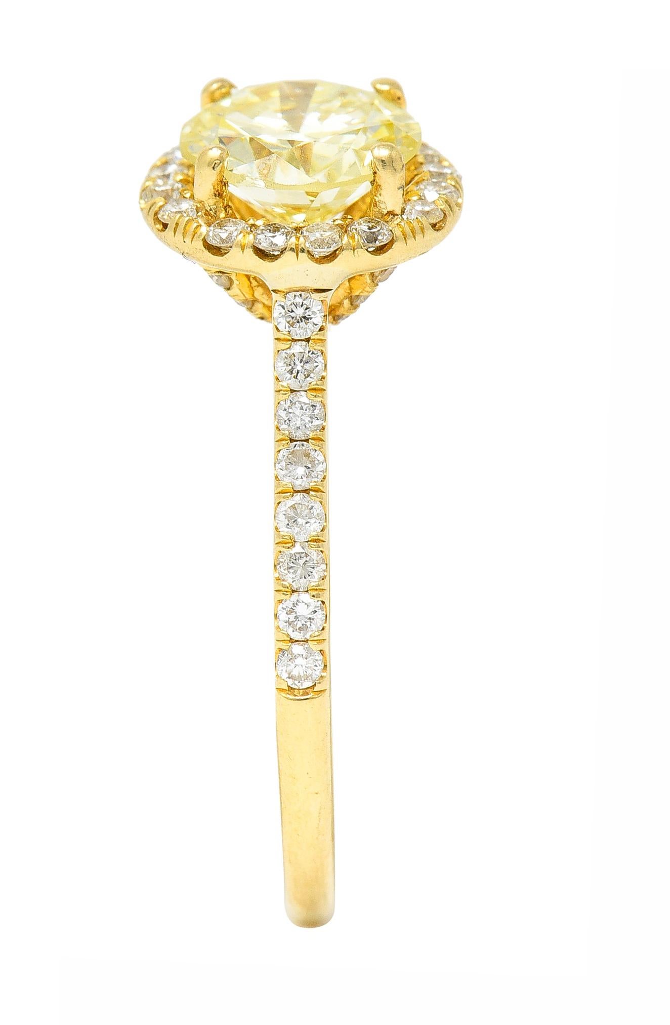 Contemporary 1.65 Carats Fancy Light Yellow Diamond 18 Karat Gold Halo Ring For Sale 6