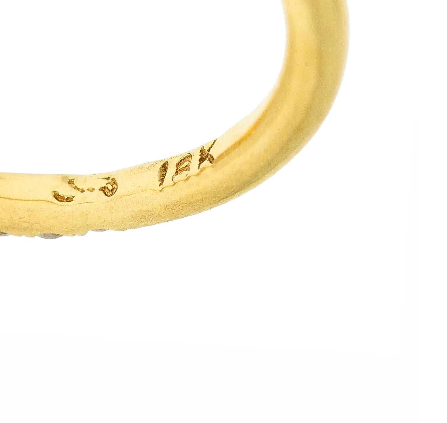 Contemporary 1.65 Carat Fancy Light Yellow Diamond 18 Karat Gold Halo Ring im Angebot 2