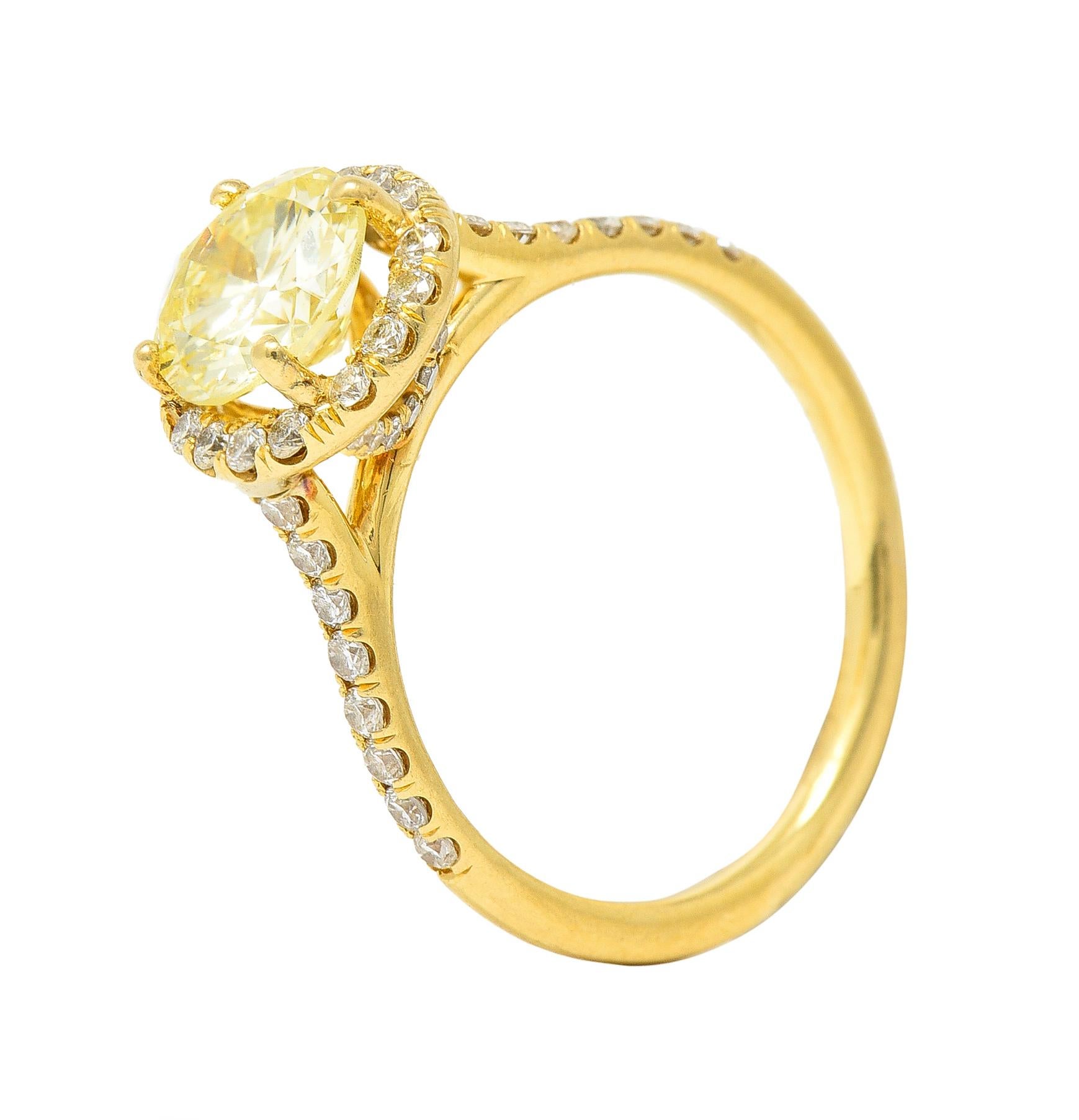 Contemporary 1.65 Carats Fancy Light Yellow Diamond 18 Karat Gold Halo Ring For Sale 4