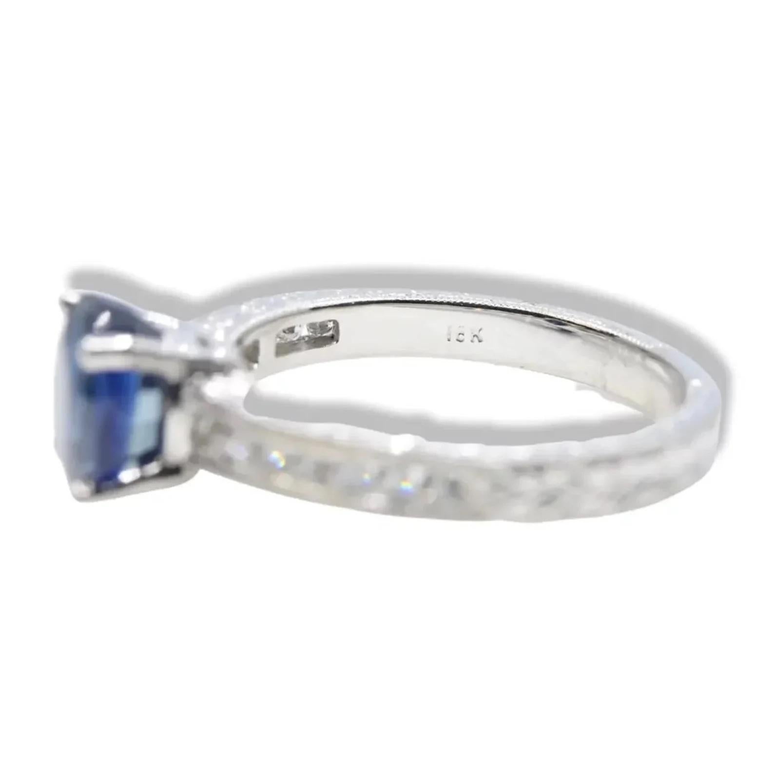 Contemporary 1.65ct Sapphire & Diamond Hand Engraved Engagement Ring In Good Condition For Sale In Boston, MA